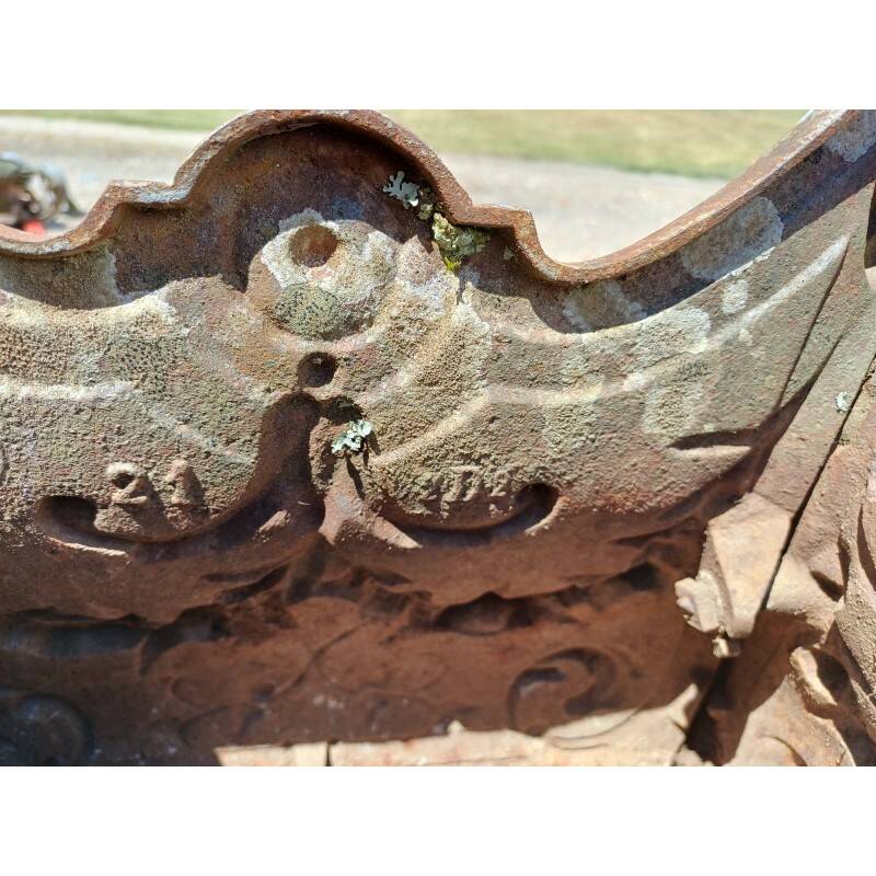 1 cast iron planter from 1900 from Charleville - Mézières, rockery style