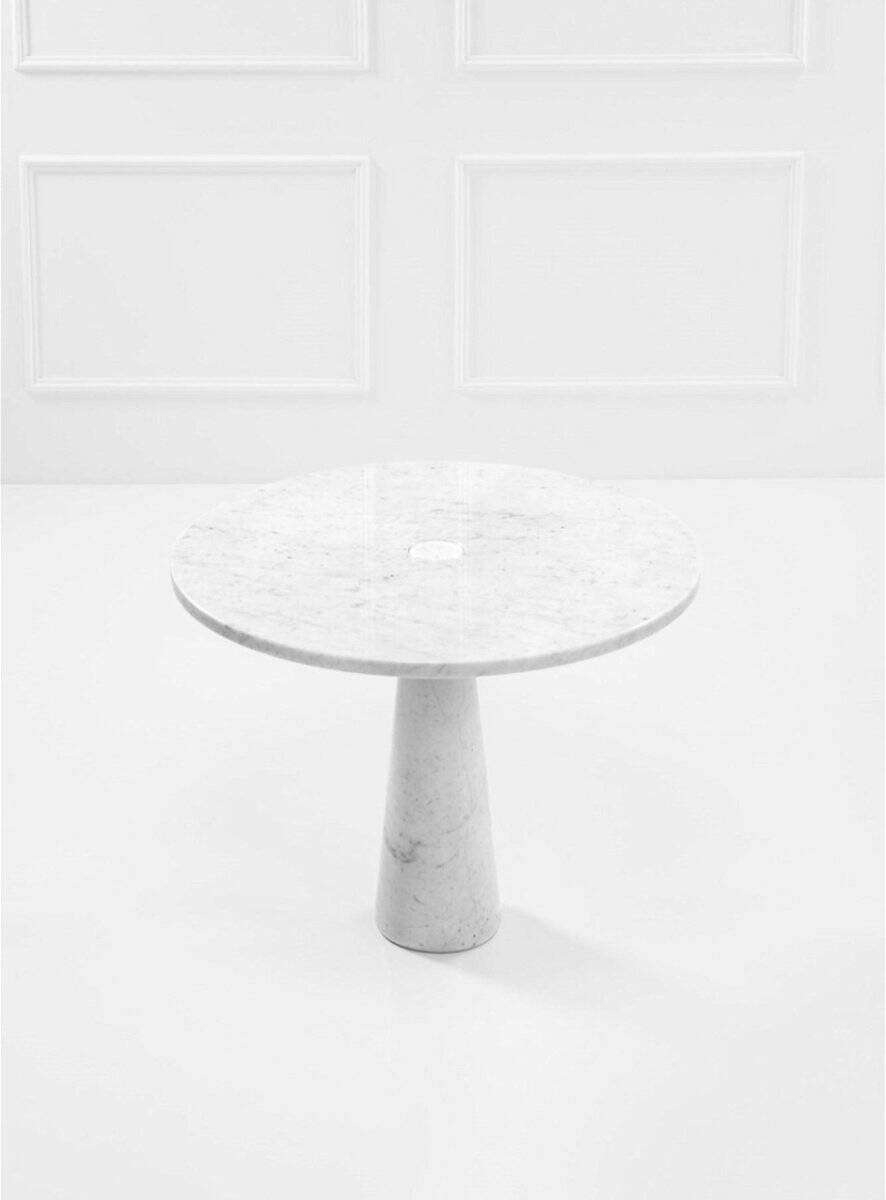 Table Eros en marbre blanc par Angelo Mangiarotti pour Skipper, années 1990.