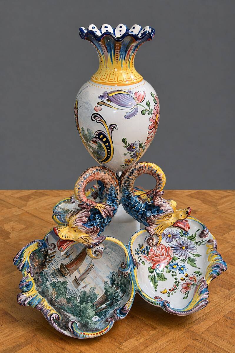 Large centrepiece in earthenware, hand-painted: Jules Verlingue workshop