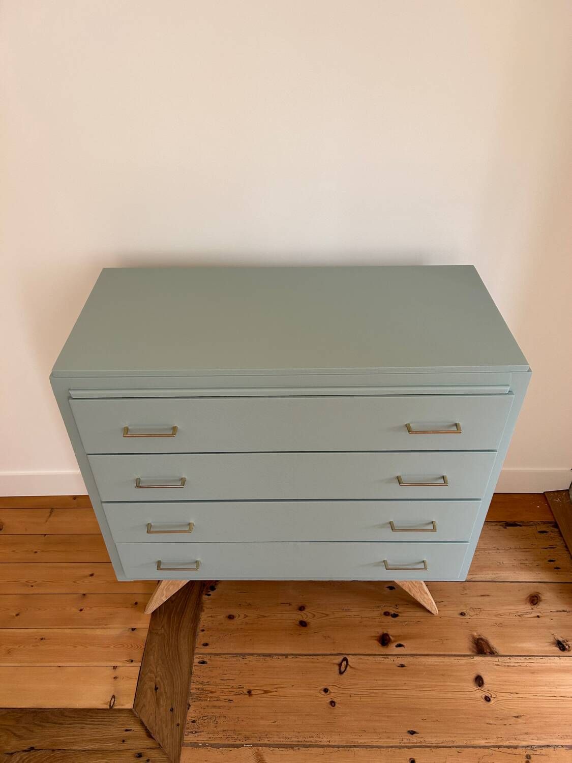 Vintage chest of drawers revisited in Almond (Resource)