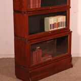 Globe Wernicke Bookcase in Oak, 5 Sections with a Projection