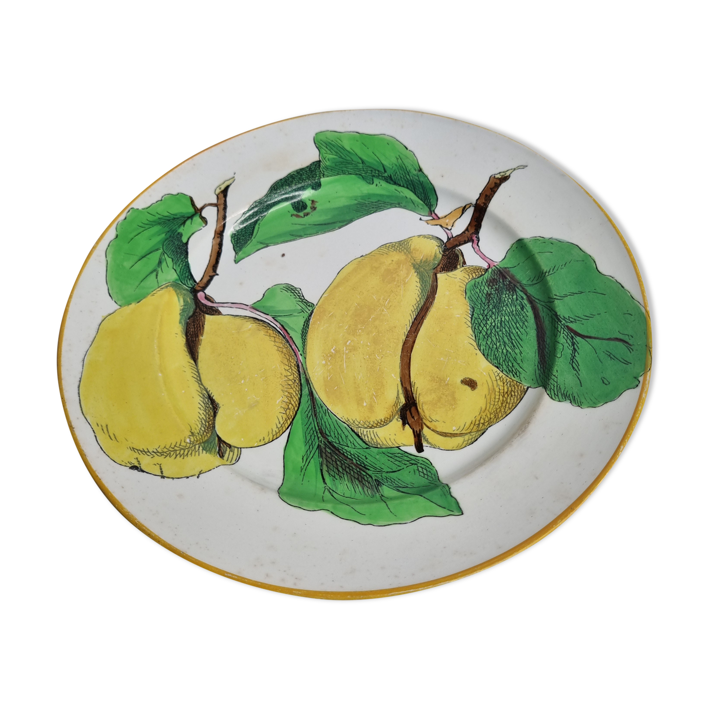 Plate anceinne on foot with the décor of conces, 22 cm