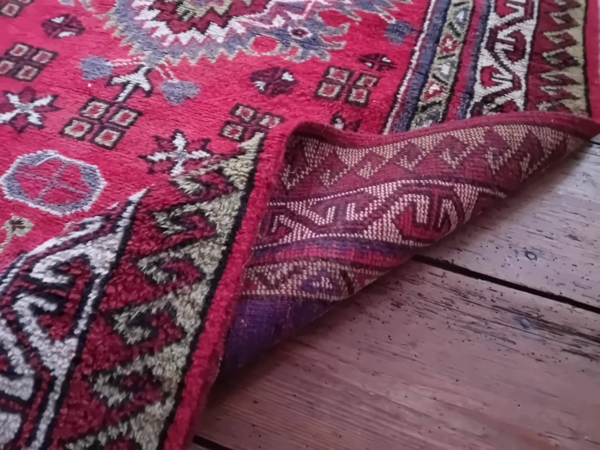 Handmade Anatolian carpet Yahyahli 194x101cm