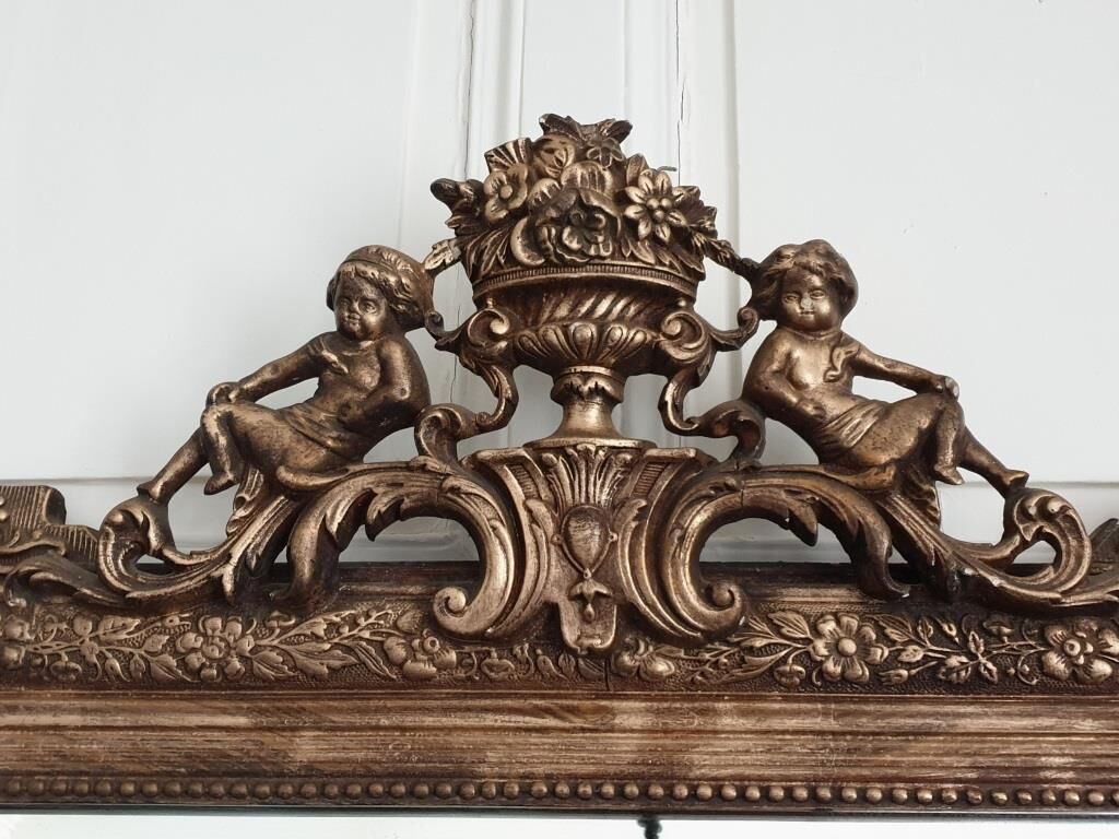 Ancient mirror with pediment 81x122cm