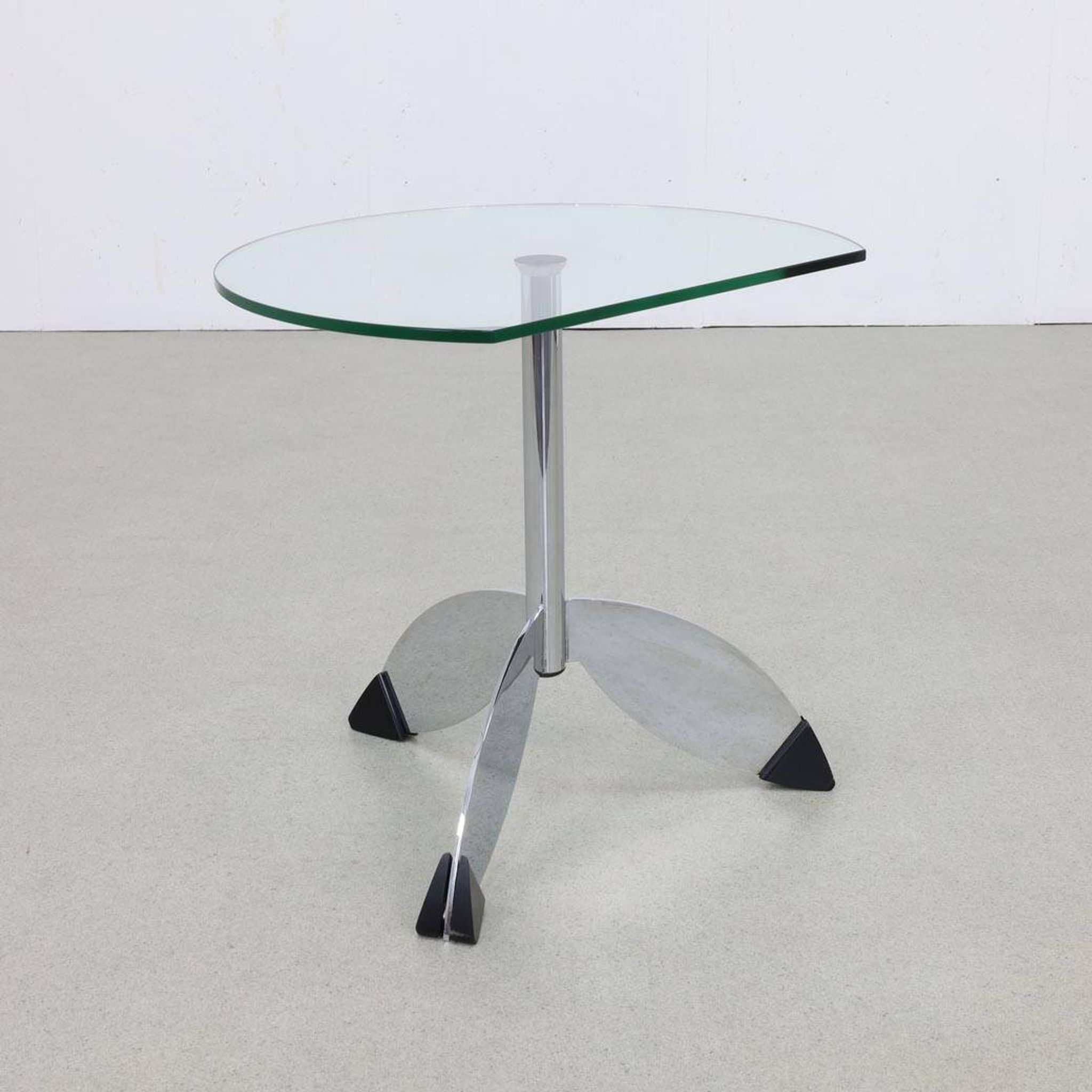Postmodern side table in metal & glass, 1980s