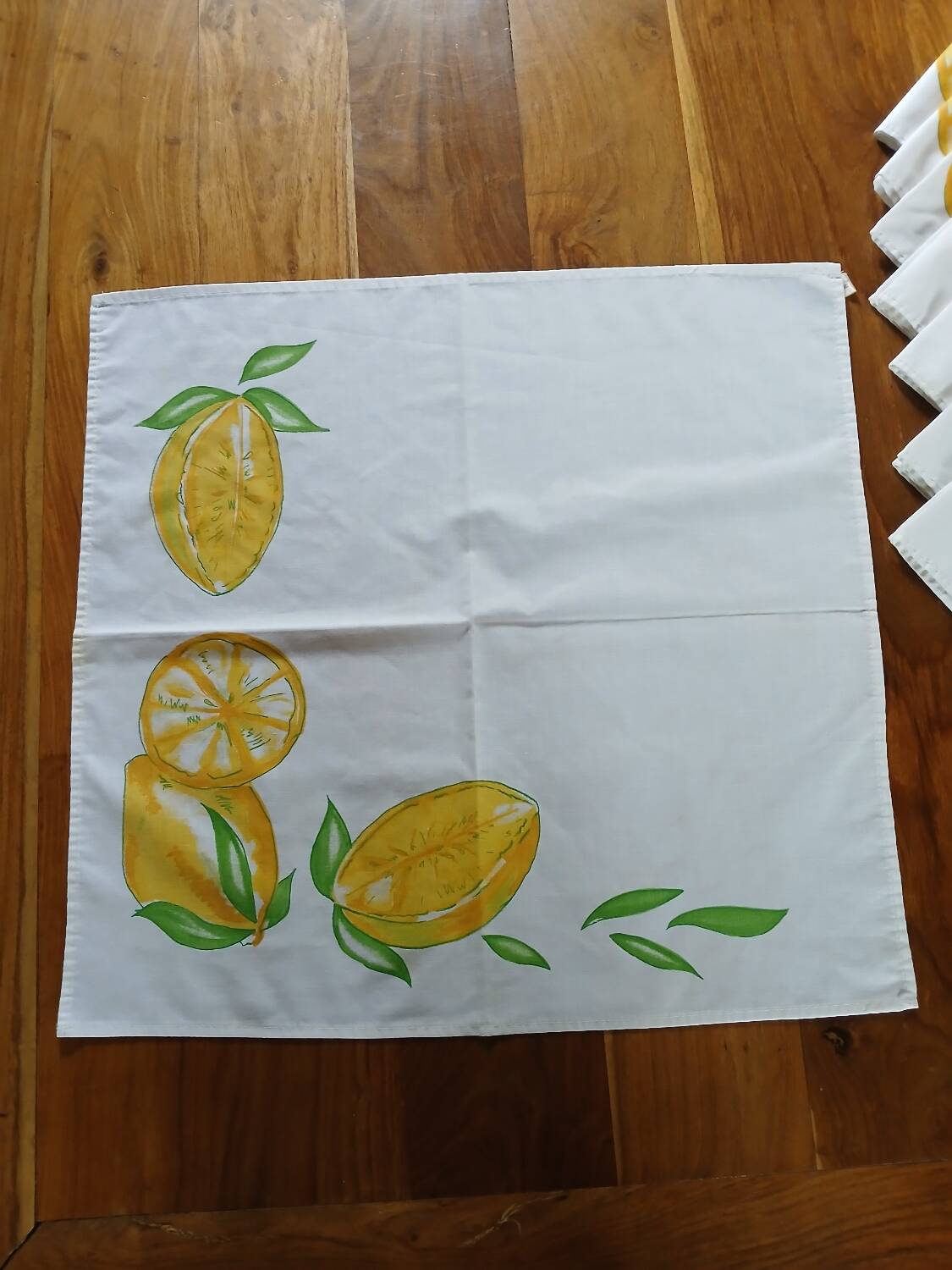 8 White Square Napkins