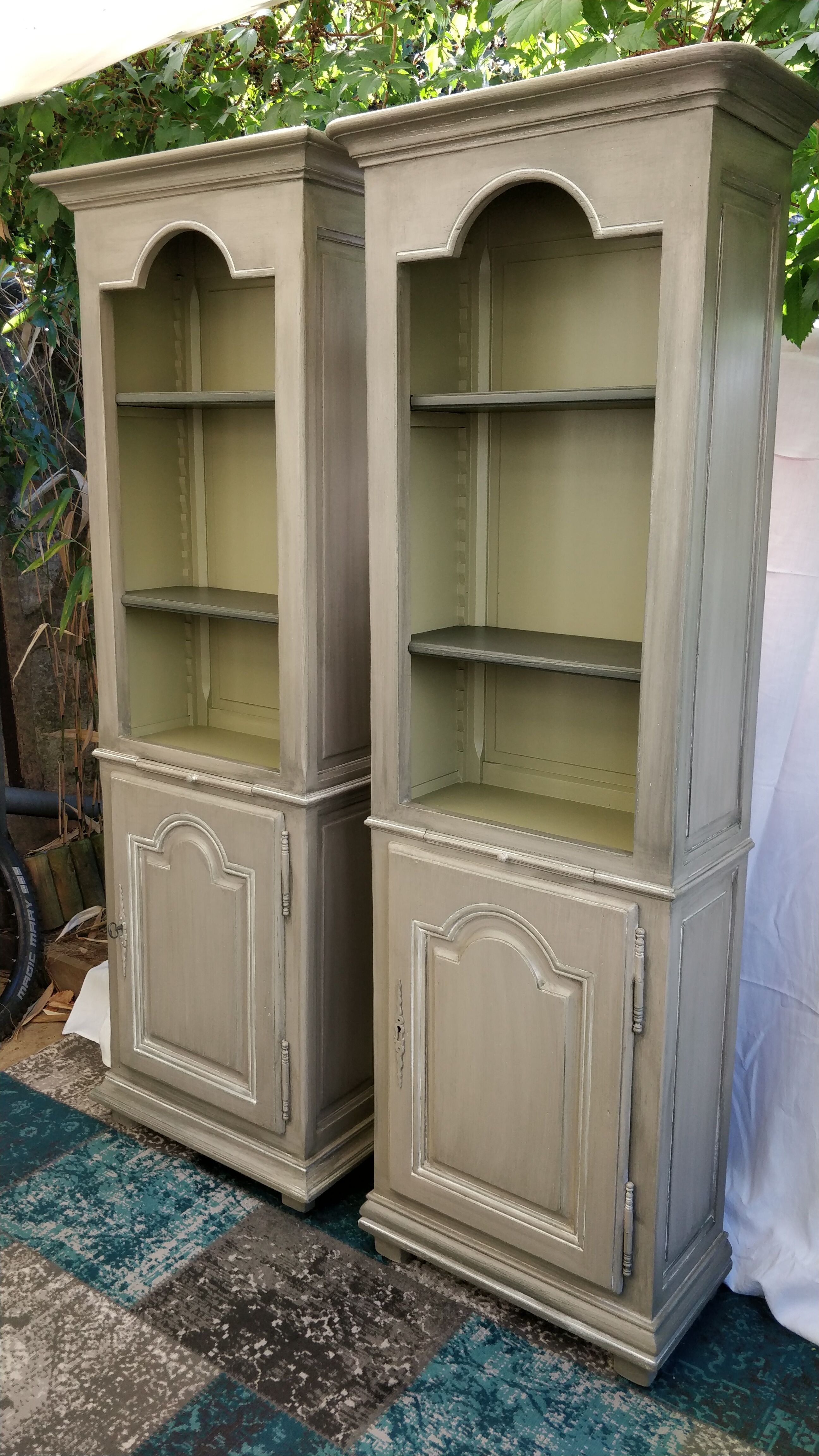 Pair of old-time-skated libraries