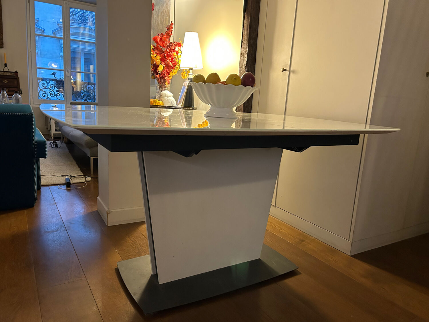 Extensible dining table BoConcept