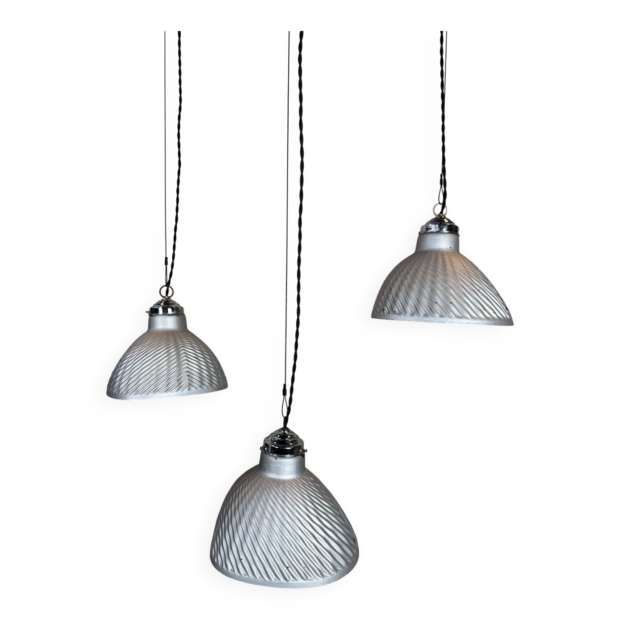 3 suspensions antiques – Helioray