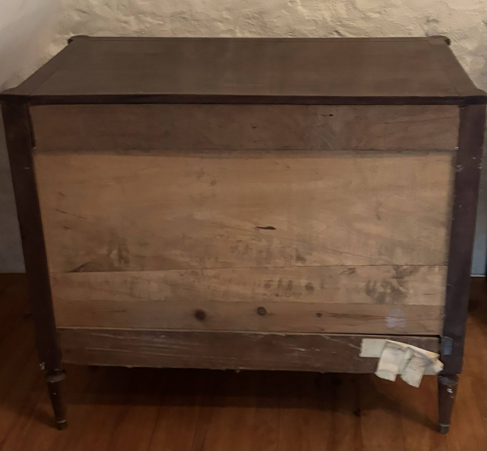 Antique commode with 3 drawers in Empire/Restoration style, with bronze corded handles.