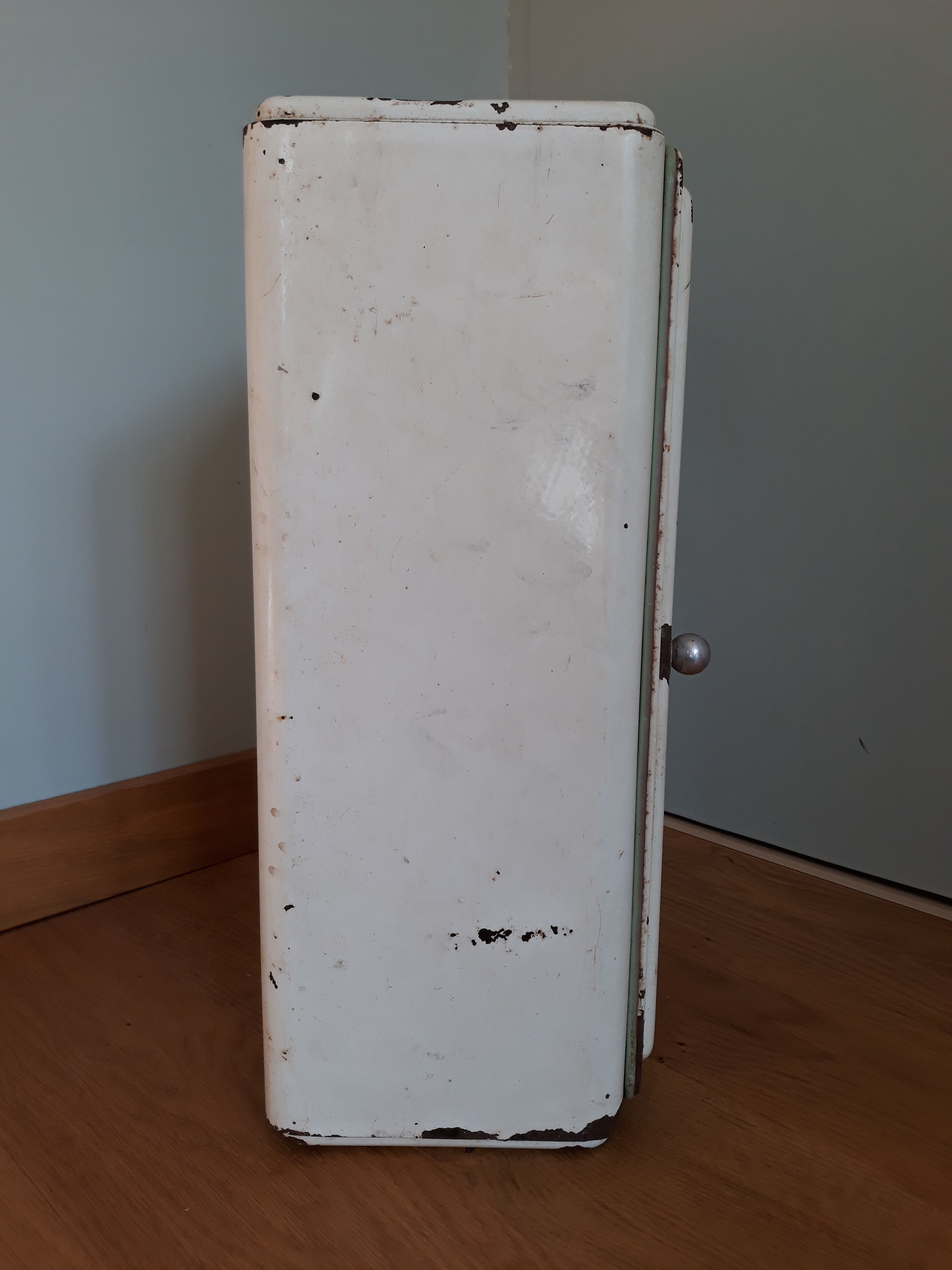 Medicine cabinet or toilet in sheet metal