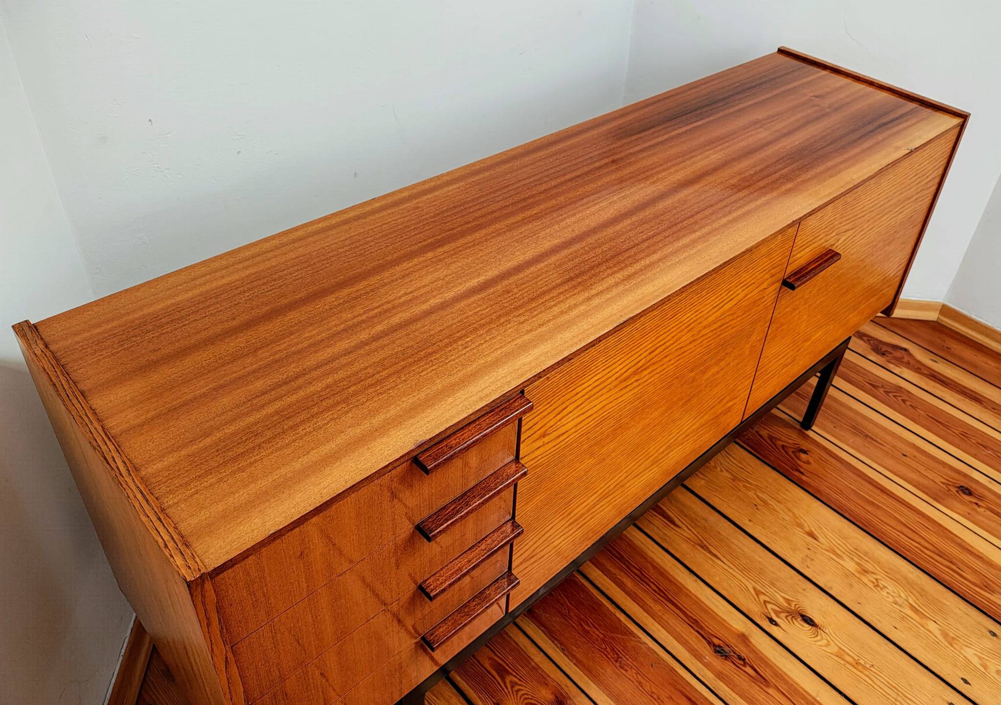 Enfilade par F. Mezuláník pour UP Závody, Tchécoslovaquie 1960