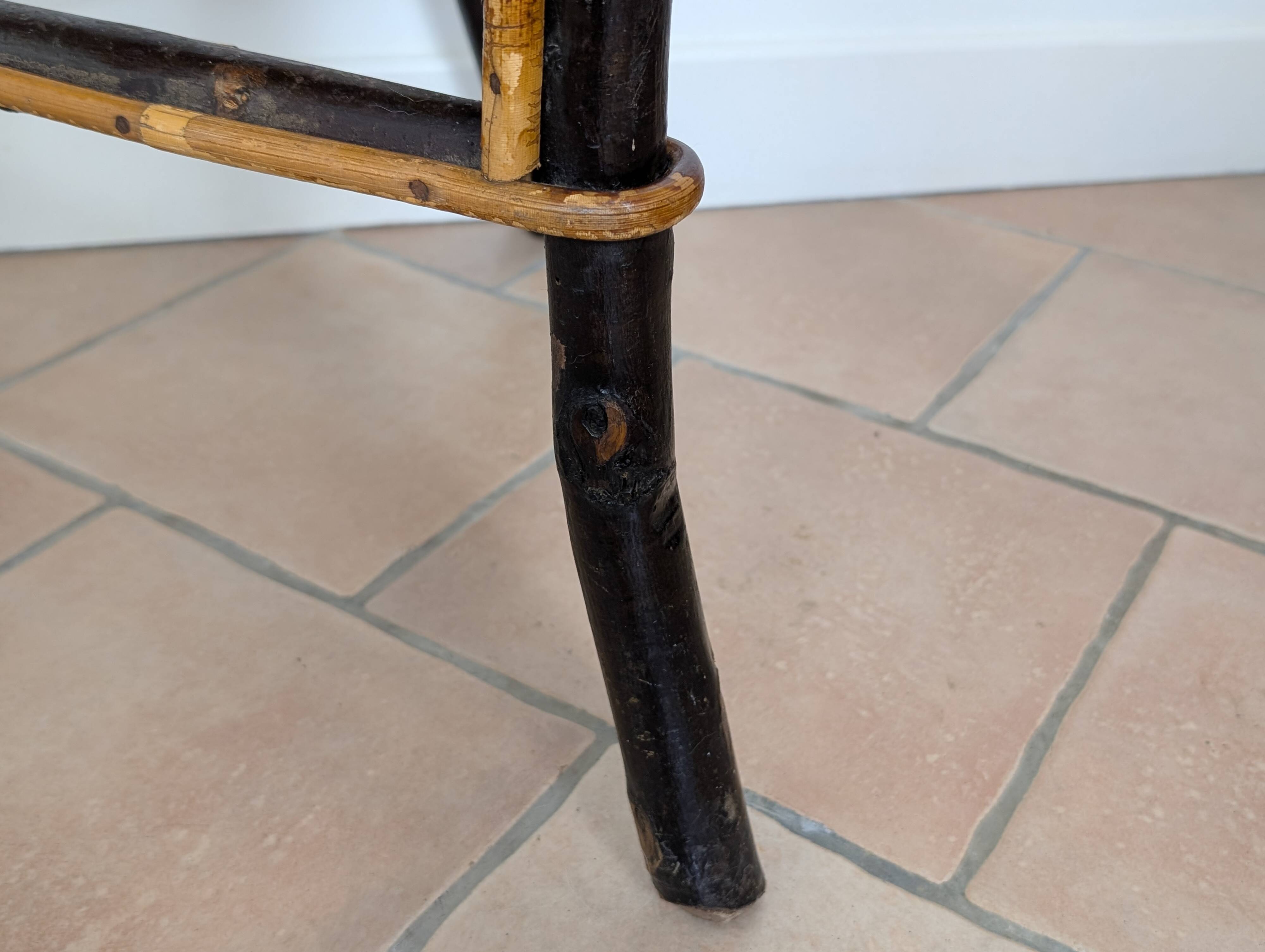 Table en bois et rotin 1920