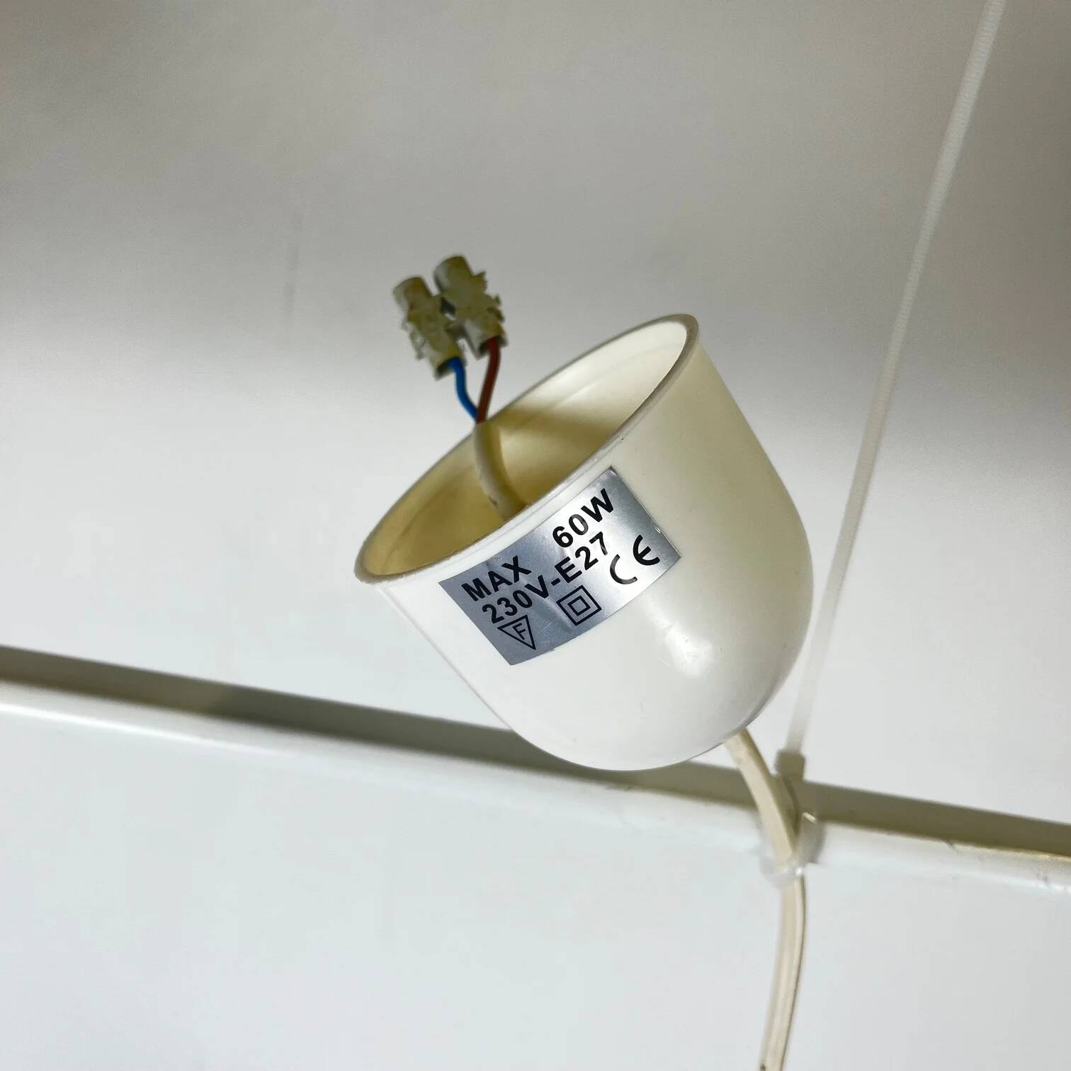 Suspension en verre opalin dépoli et rouge, 1960-70