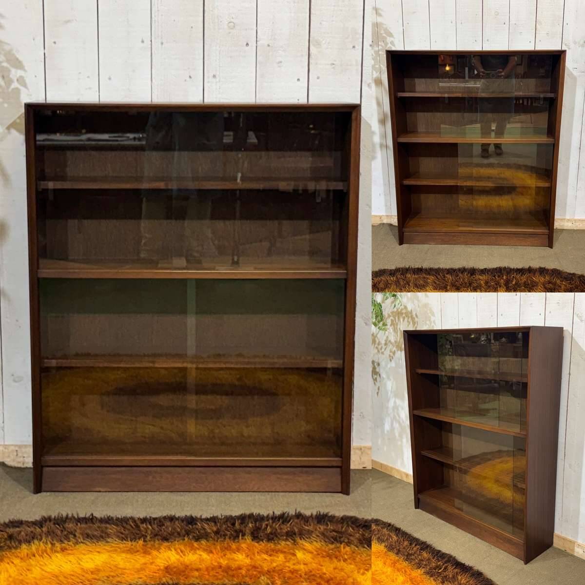 1970s English display cabinet in mahogany