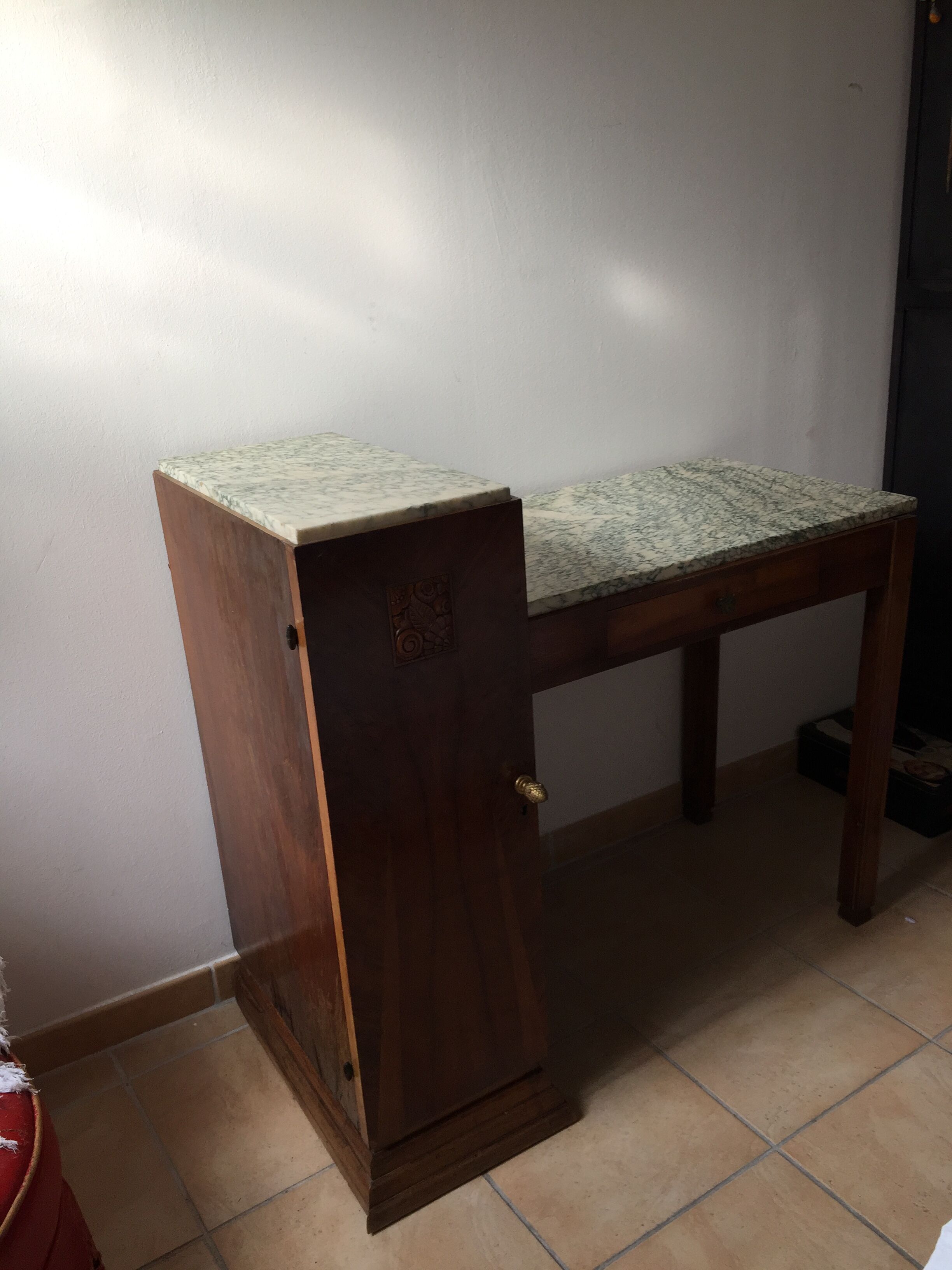 Artdeco desk