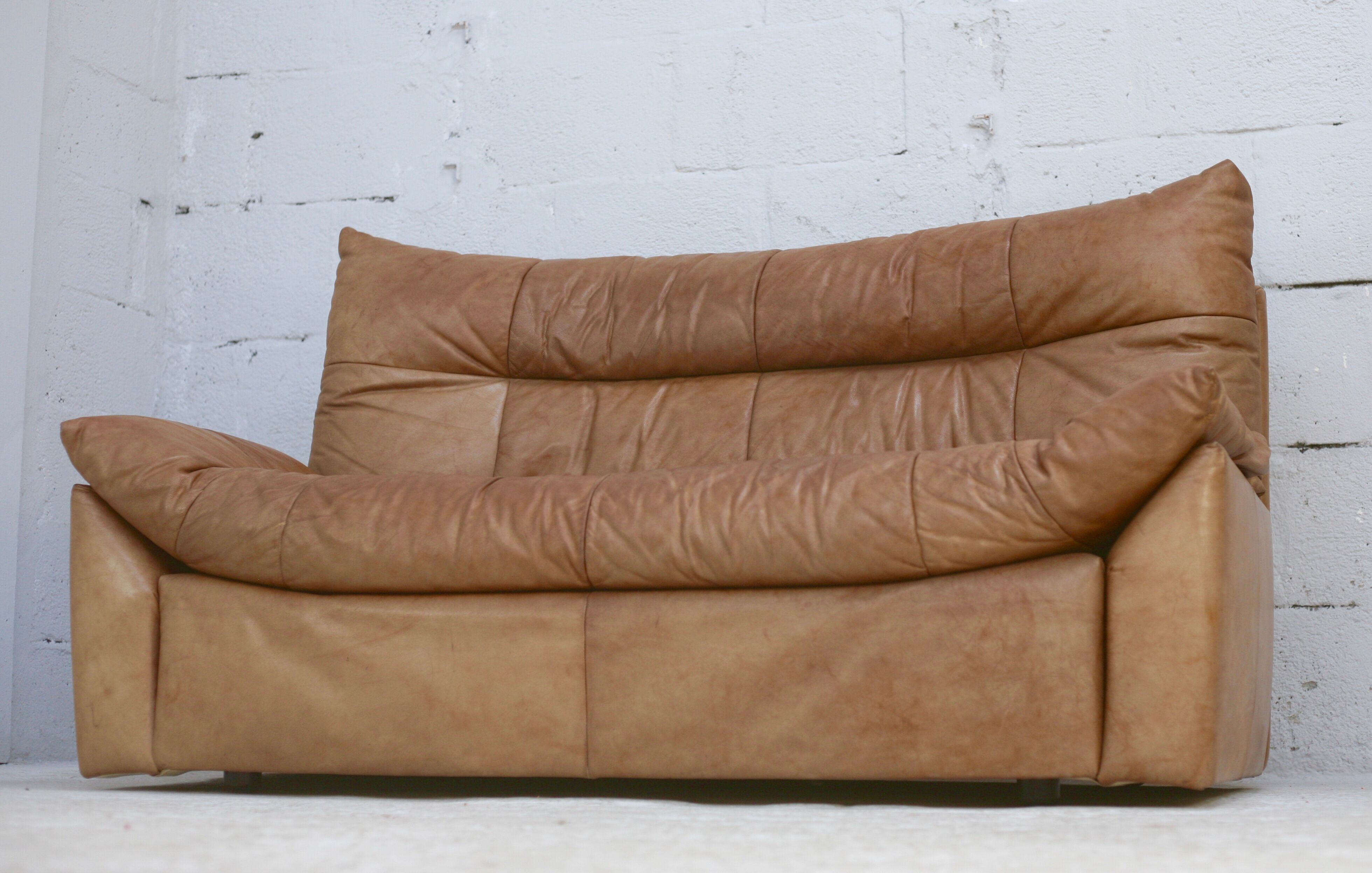 Sofa by Michel Ducaroy, leather, 1978. Model Dianthus. Edited by Ligne Roset.