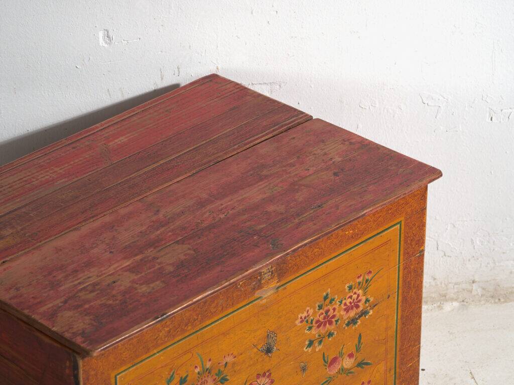 Chinese chest with original painting – China, circa 1900