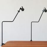 Minimalist desk lamp