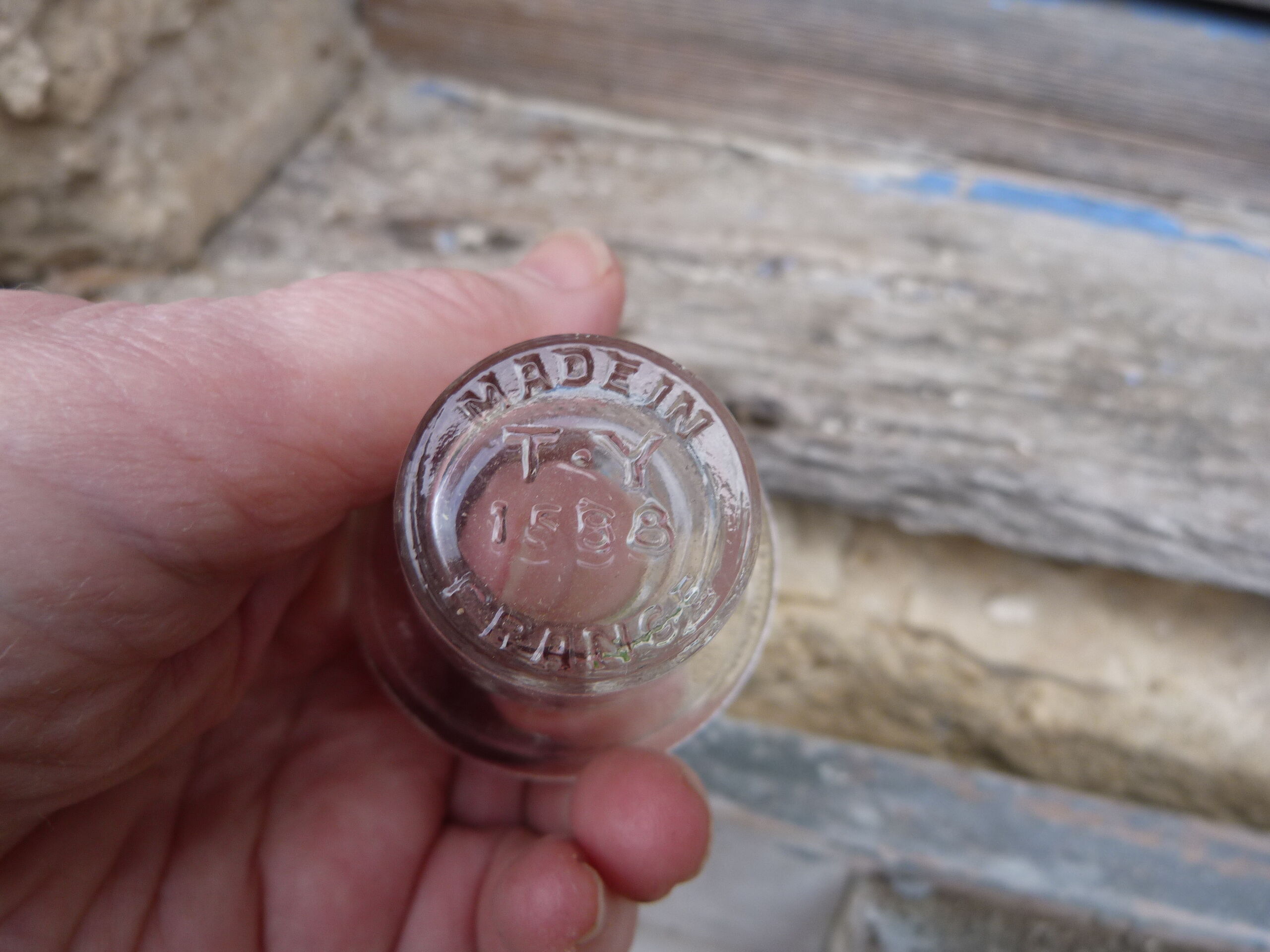 Ancier glass school inkwell