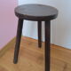 Tabouret tripode en bois