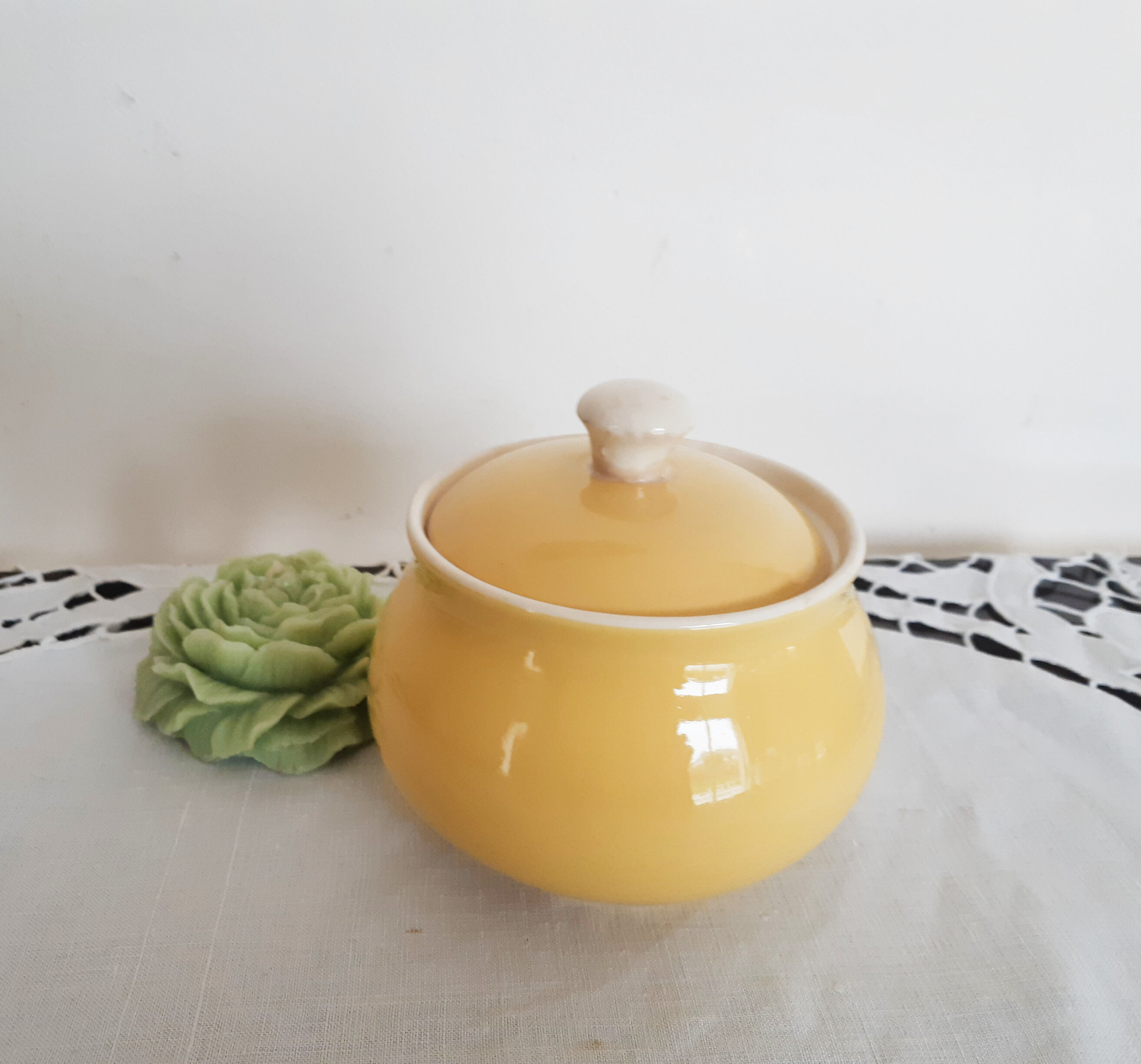 Sucrier jaune villeroy et boch en faience