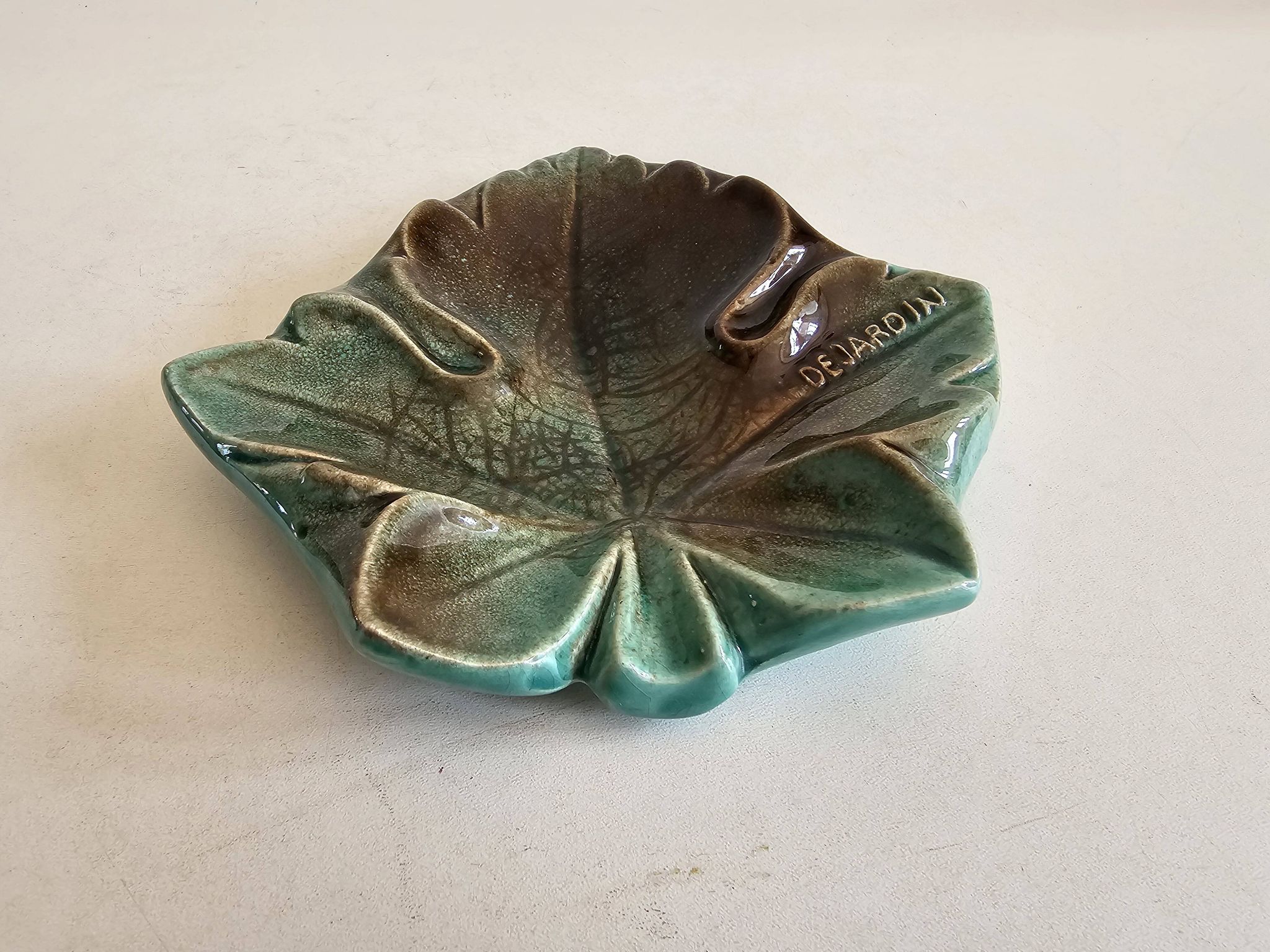 Leaf-shaped ceramic bowl by Dejardin - N Tréca Douai