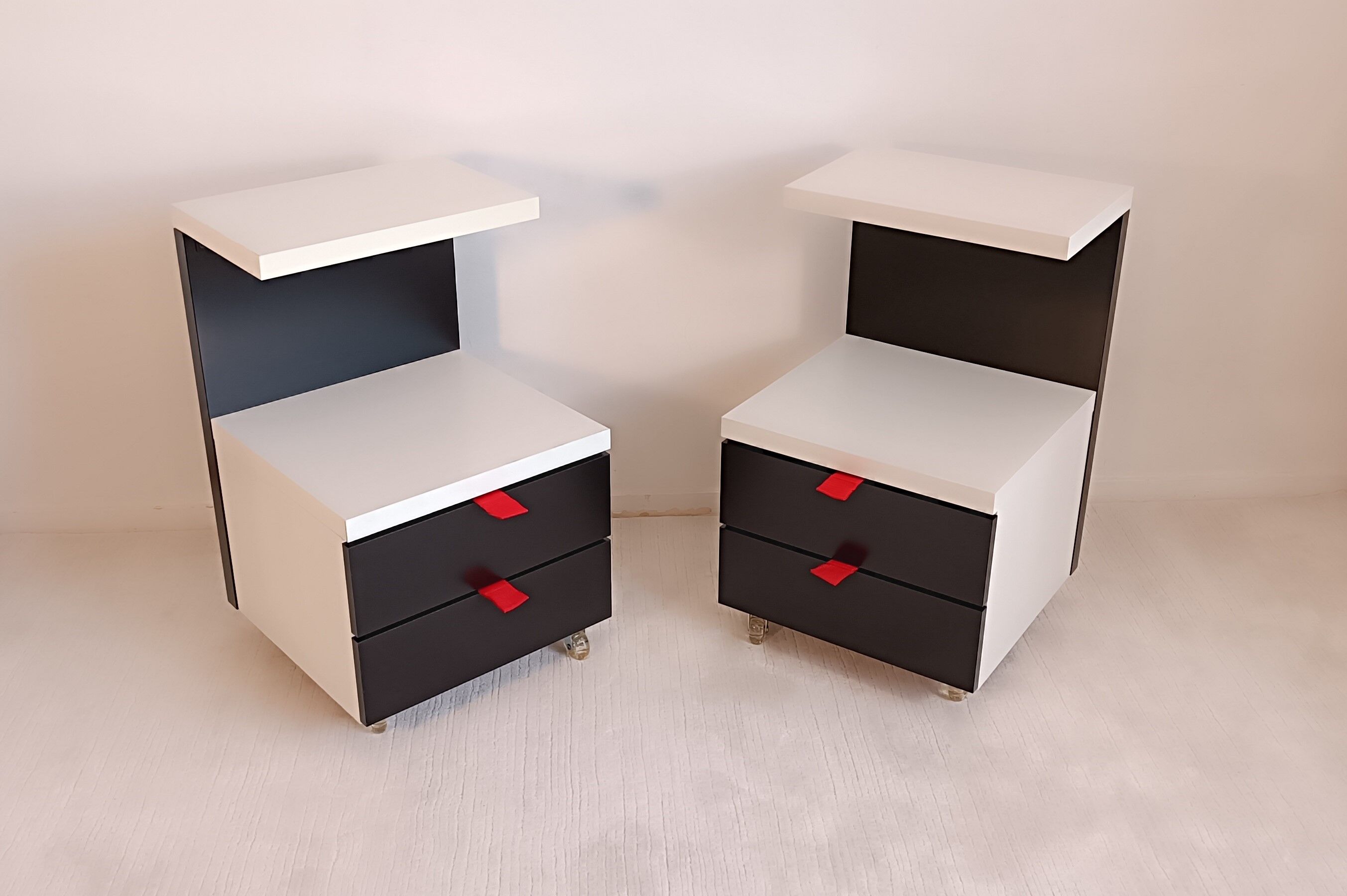 Tables de chevet postmodernes ikea noir et blanc 1980’s en tbeg