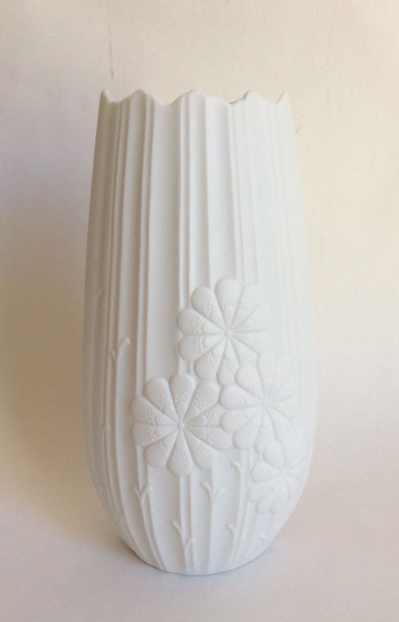 "Kaiser" West Germany porcelain vase, from the 1960s