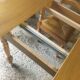 Table ronde & 4 chaises paillées en chêne et hêtre