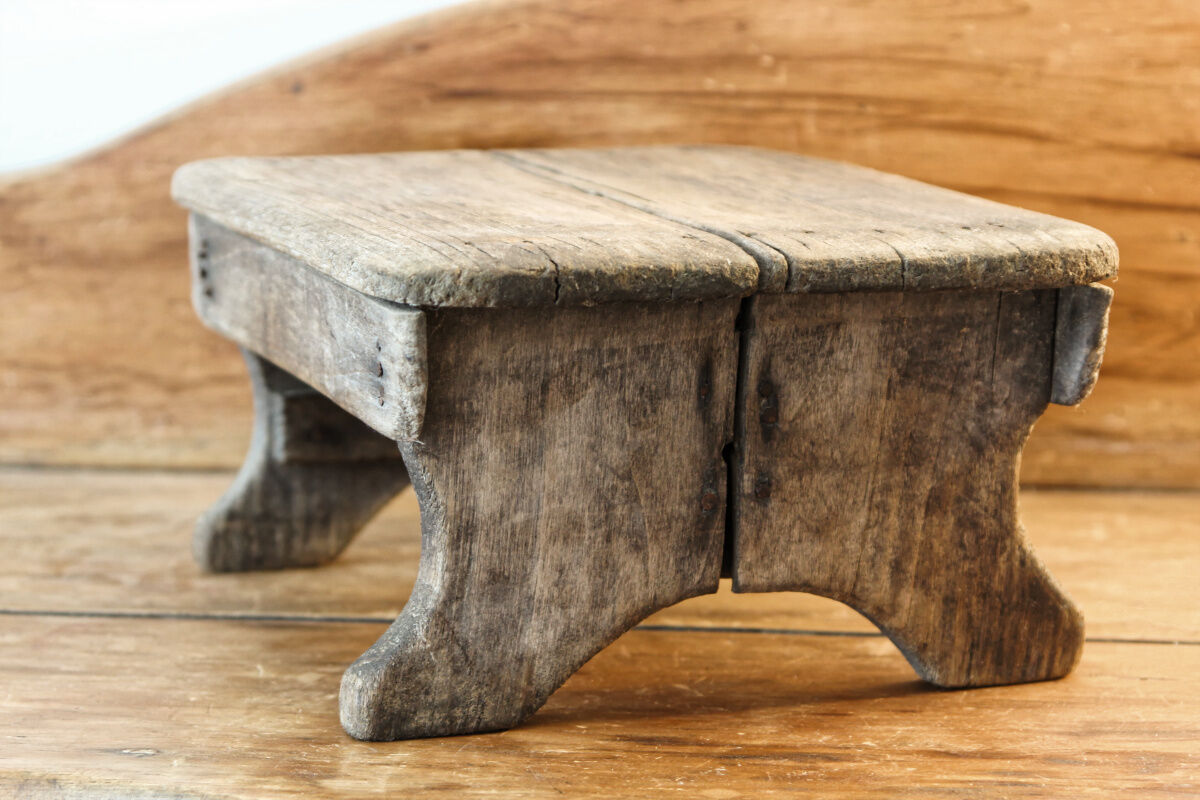 Walking foot in raw wood