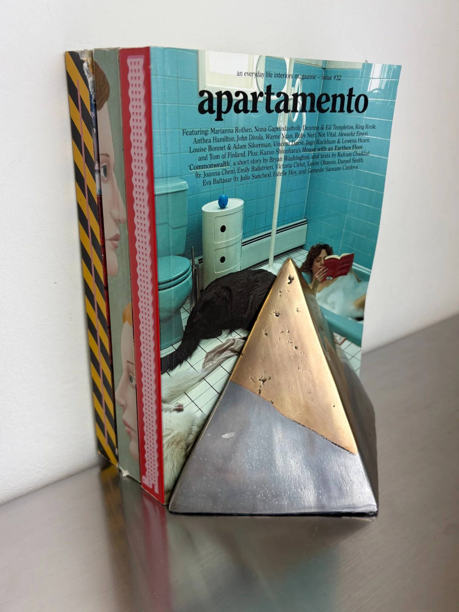 Sculpture brutaliste par Ardisur, porte-livre en bronze, Espagne années 1970