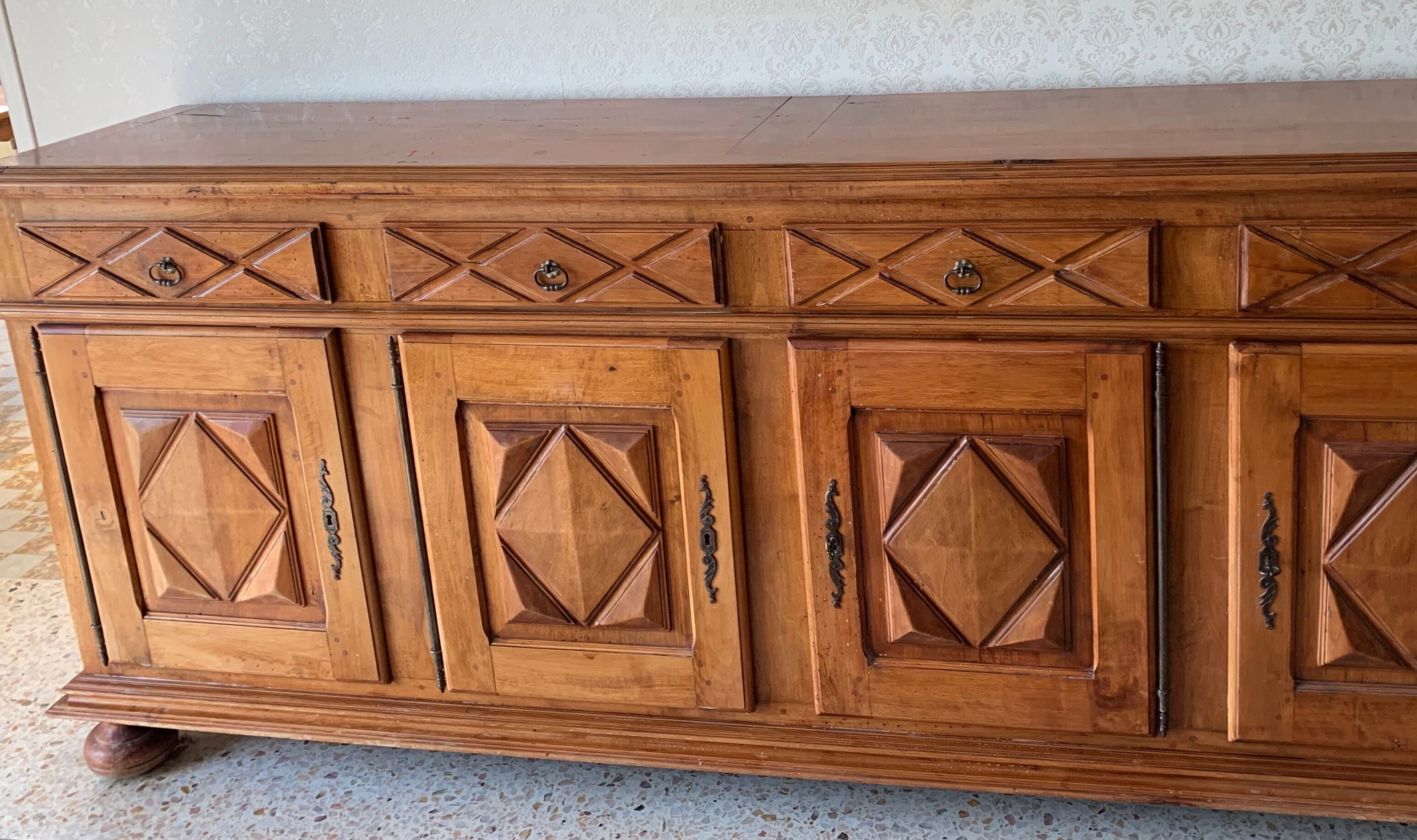 Vintage 4-door sideboard in solid wood