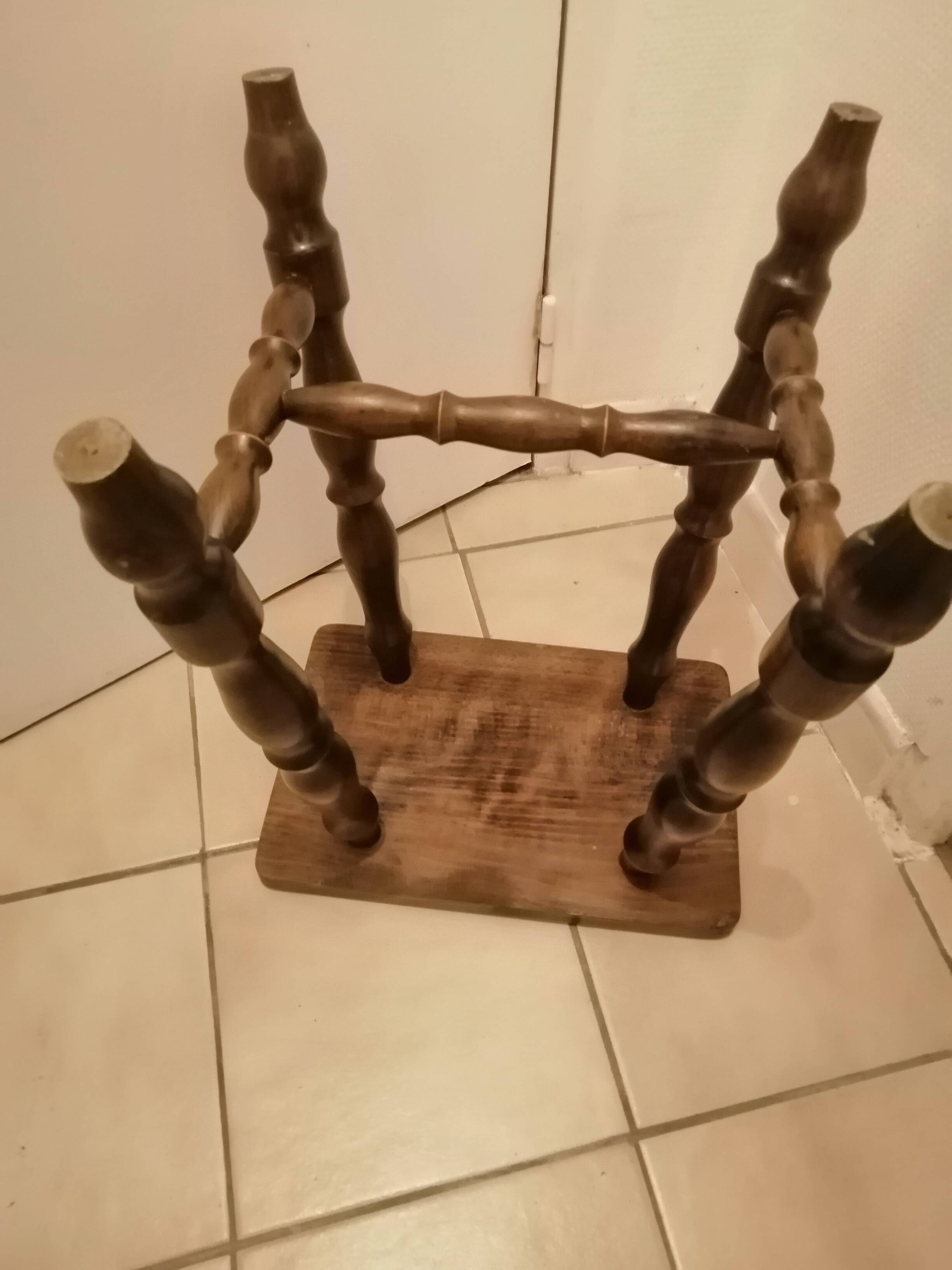Tabouret ancien en bois
