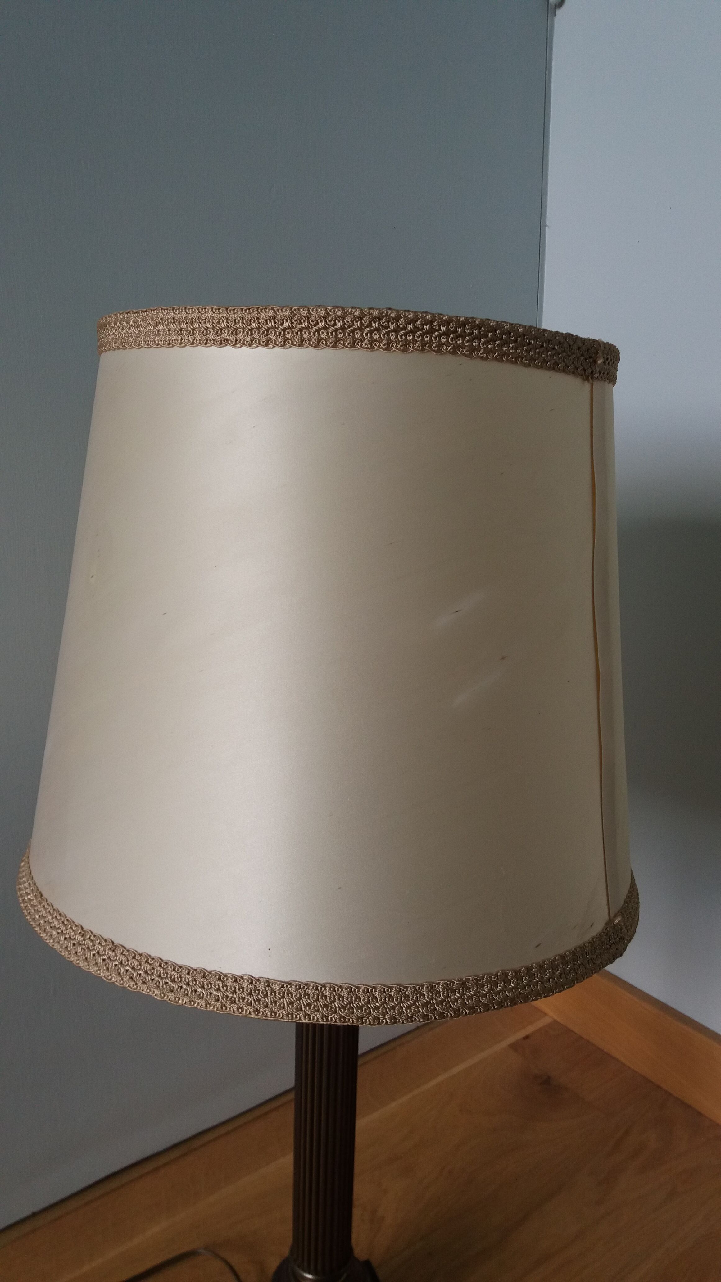 Antique column lamp in marble and gilded metal