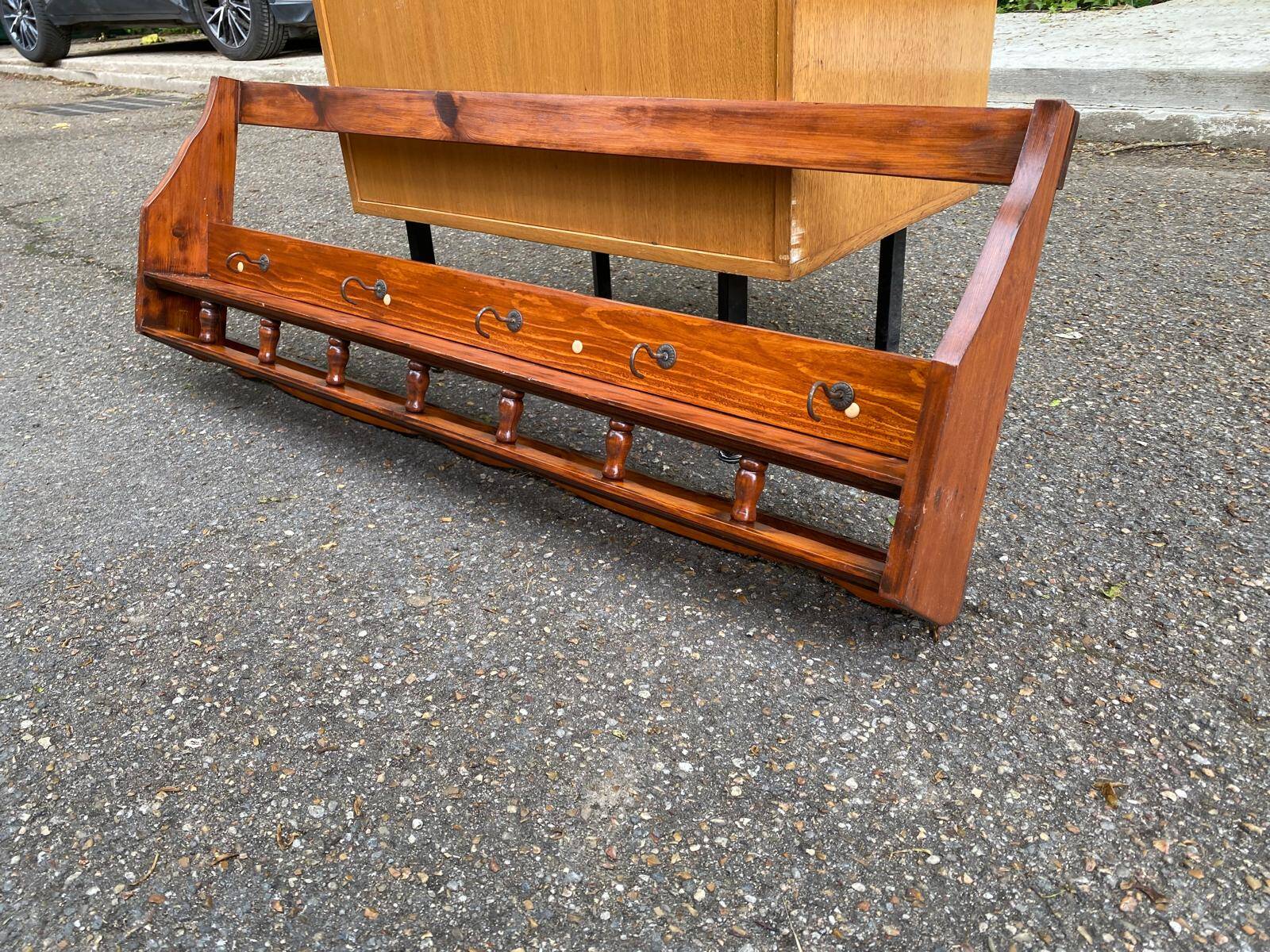 Solid wood wall shelf with 6 hooks coat rack