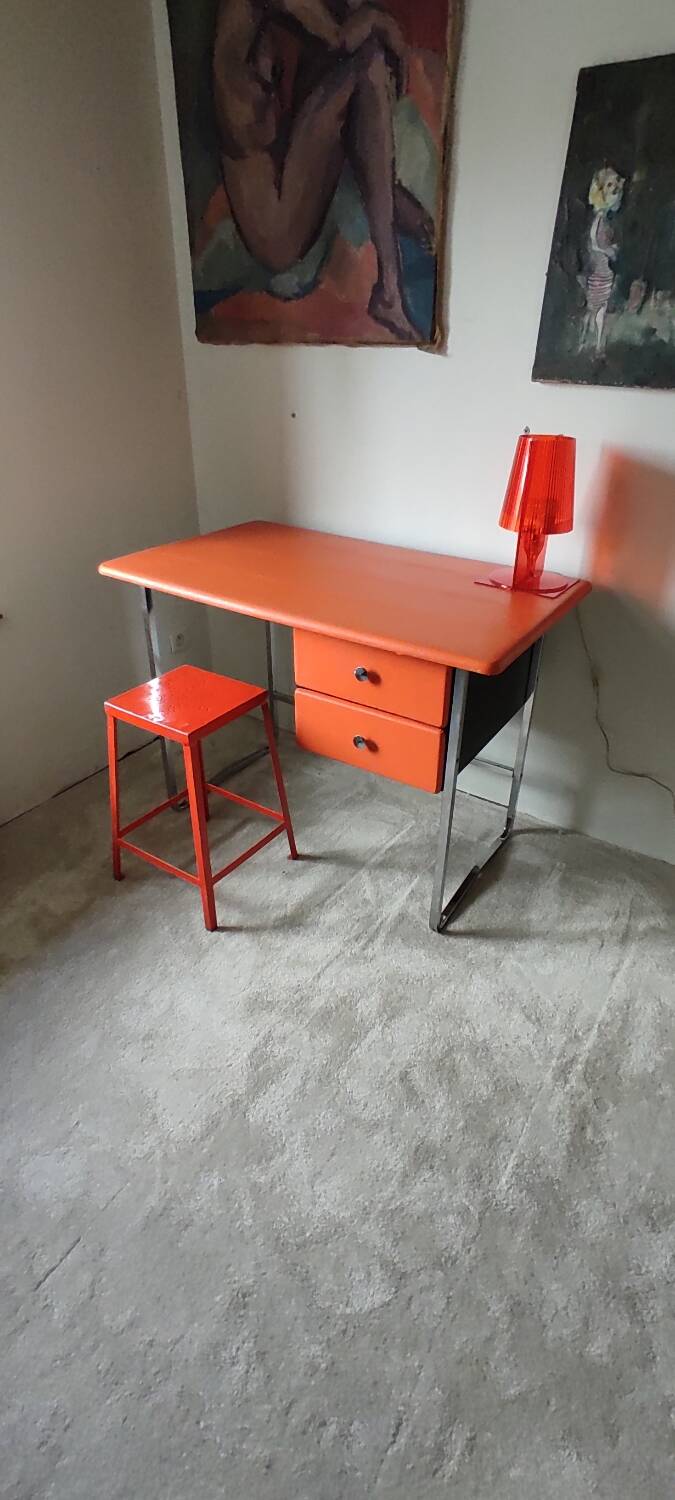 Chrome and skai desk from the 70s