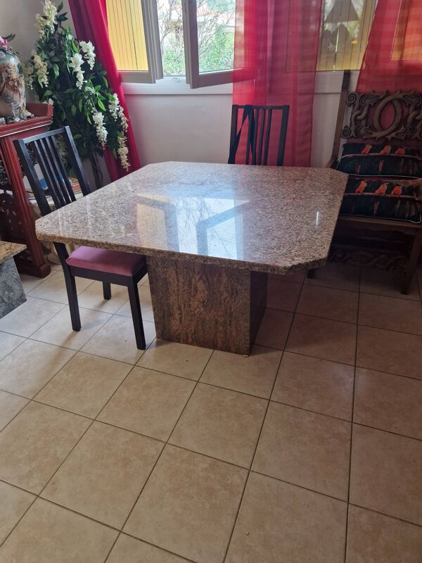 Table a manger en granit