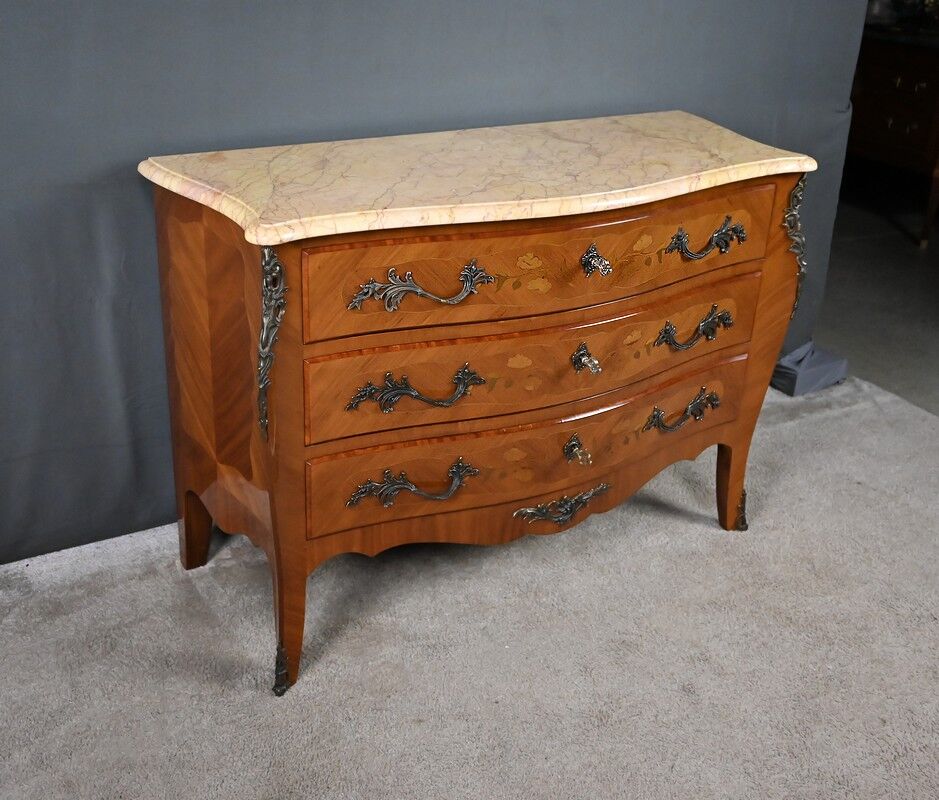 Commode en marqueterie de bois de rose, style Louis XV – 2ème partie XXe