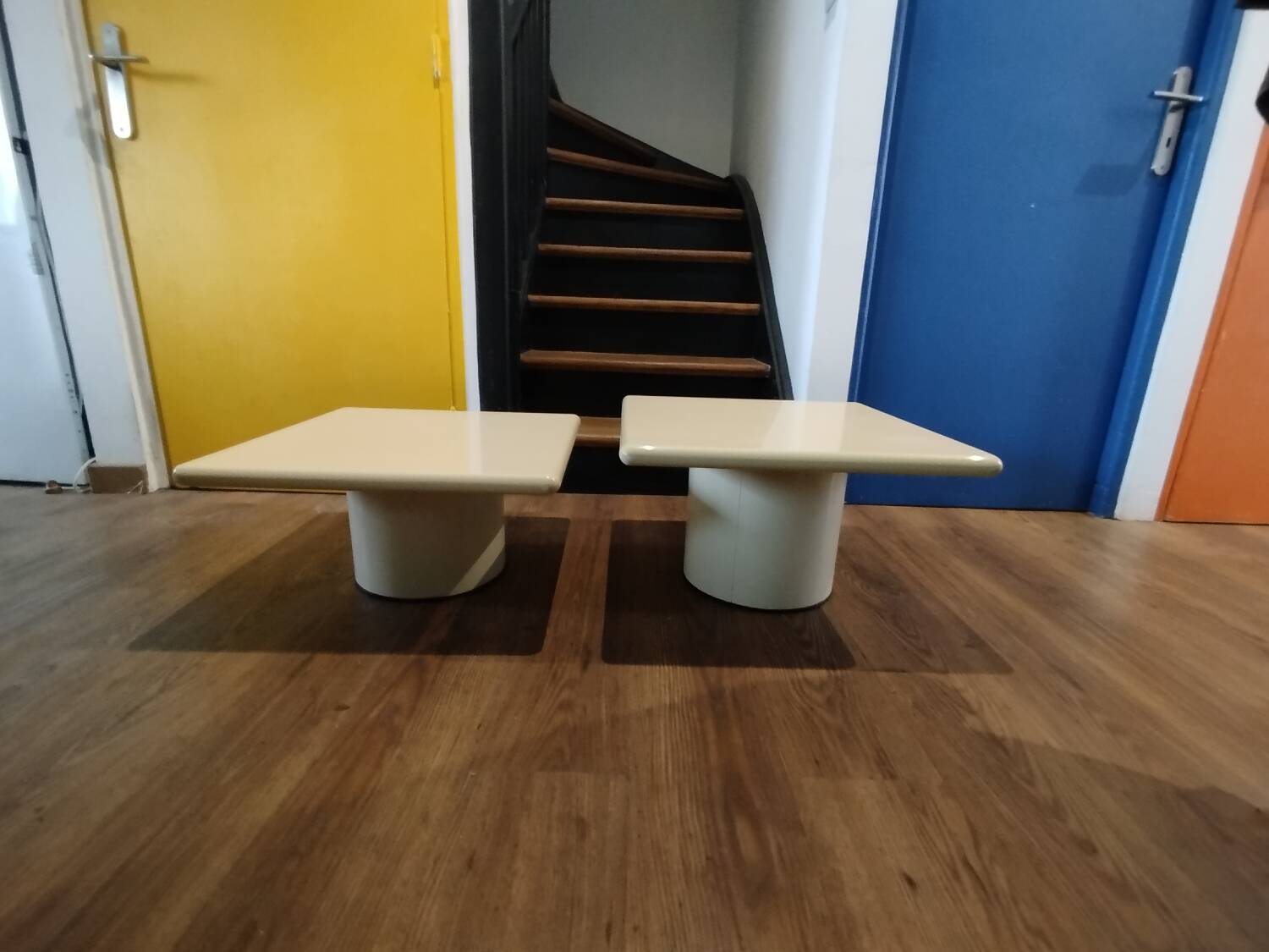 Vintage design nesting tables – lacquered wood & metal