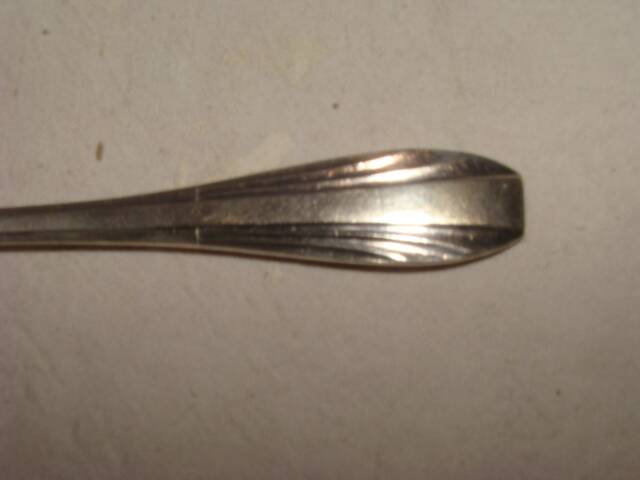 12 silver-plated metal teaspoons from the "Art Deco" period.
