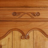 Armoire bonnetière régionale