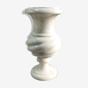 Twisted alabaster lamp
