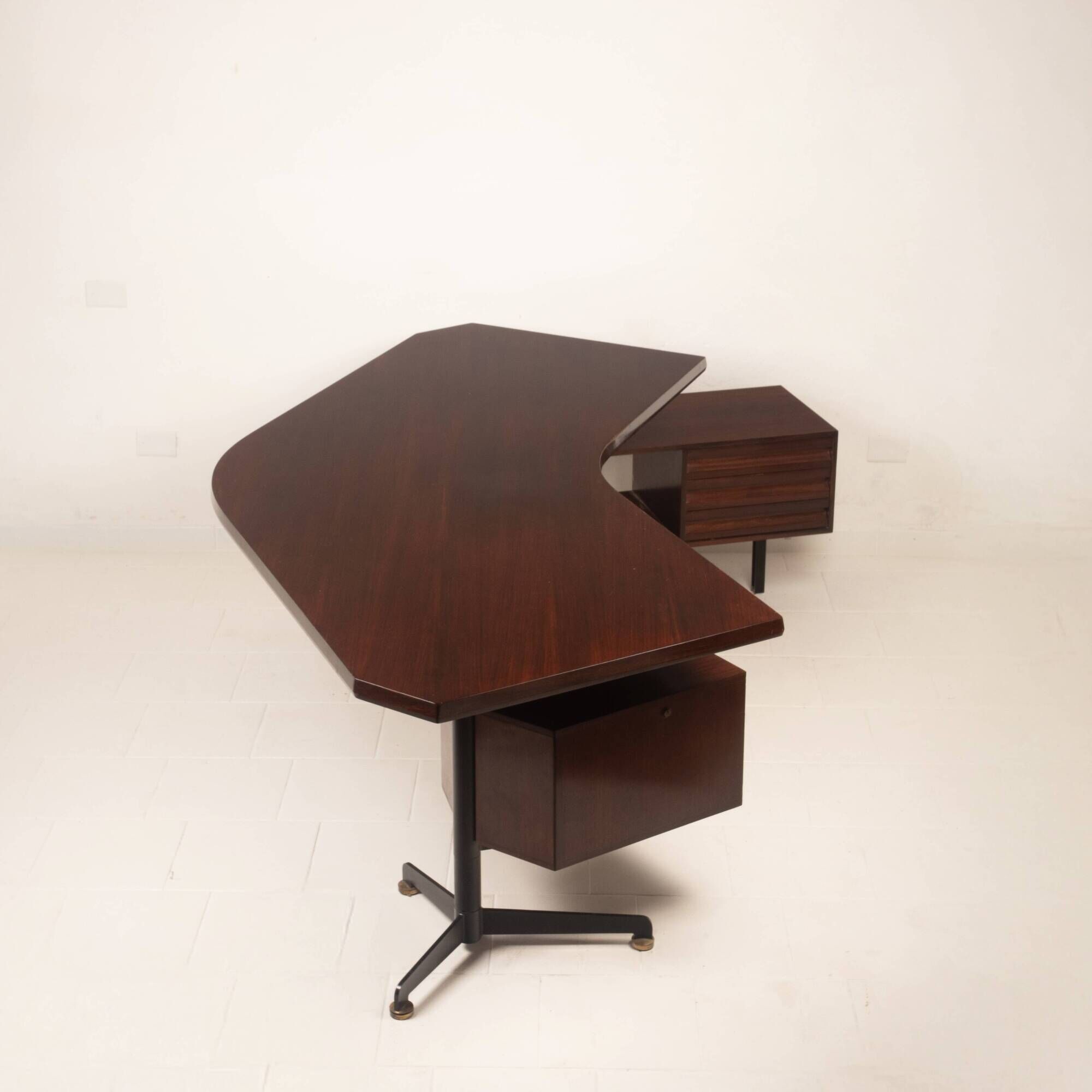 T96 Rosewood Boomerang Desk by Osvaldo Borsani for Tecno, First Edition, 1950