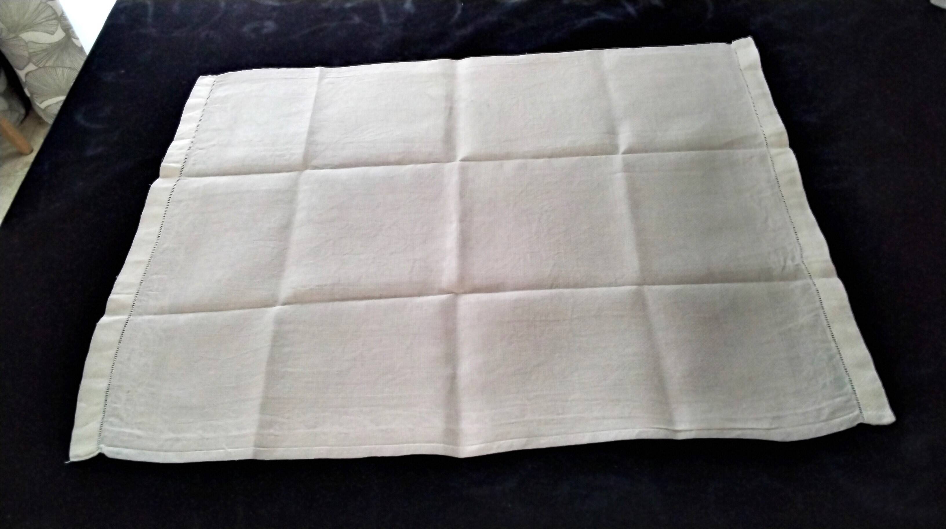 6 Damask linen napkins, 53 x 73 cm