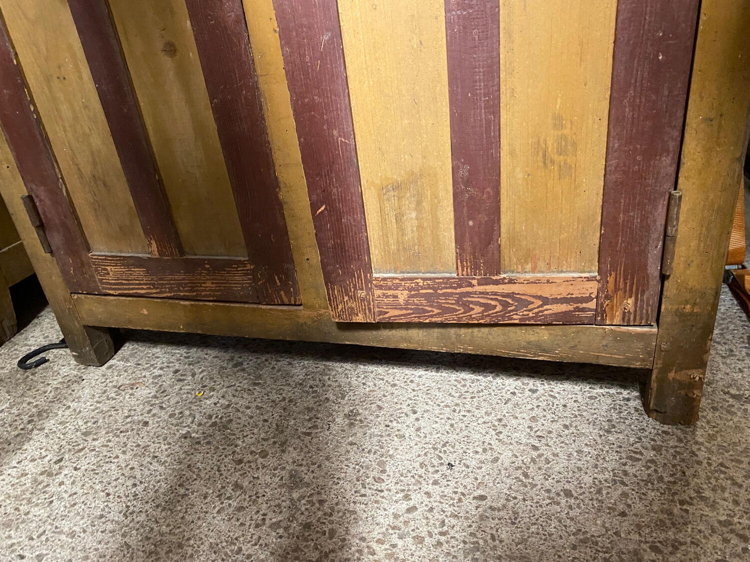 Paire de vestiaire d’usine bois