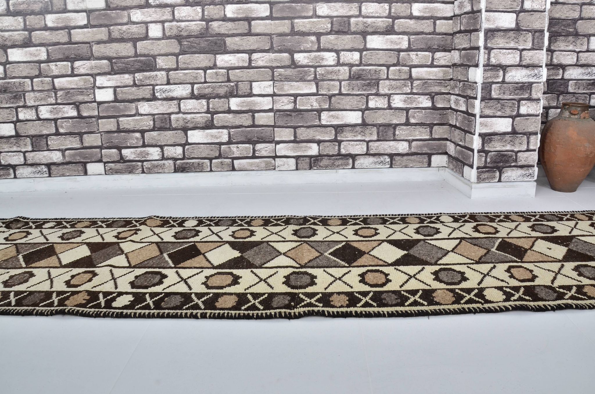 Tapis de couloir neutre en laine turque nouée à la main, référence 2064