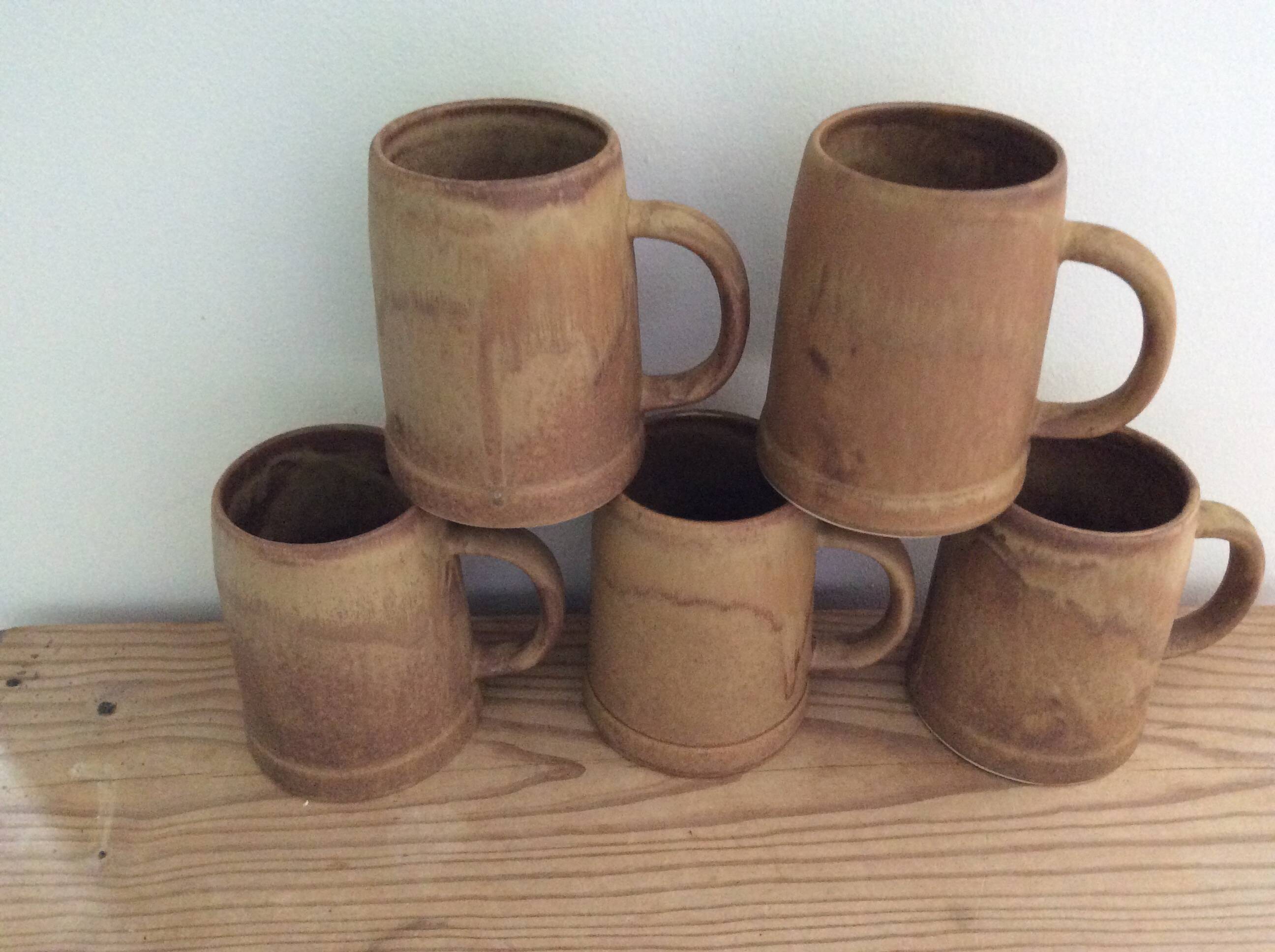 5 stoneware mugs
