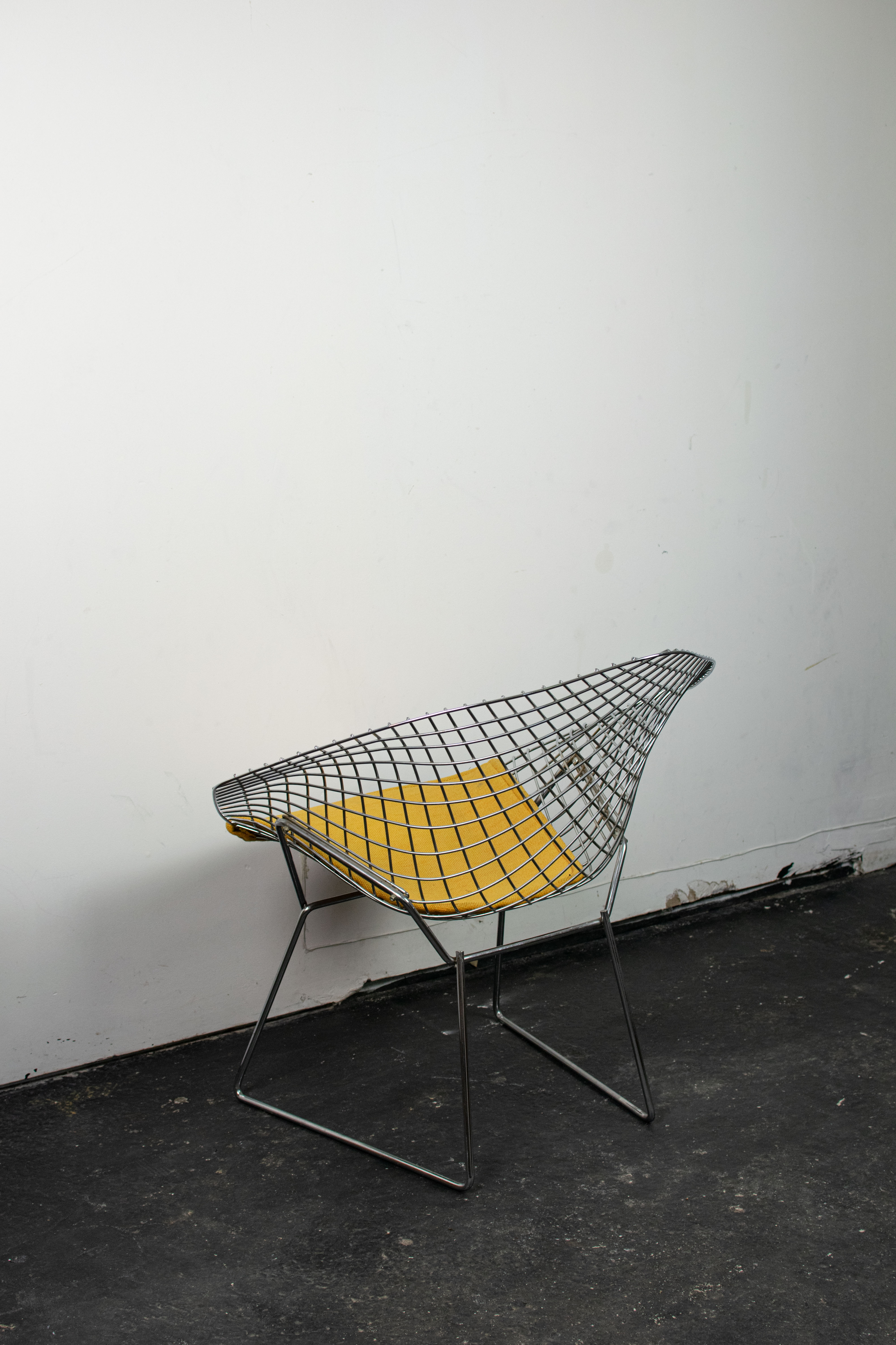 Diamond armchair by Harry Bertoia for Knoll International