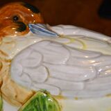 Grand plat ancien en porcelaine motif chasse